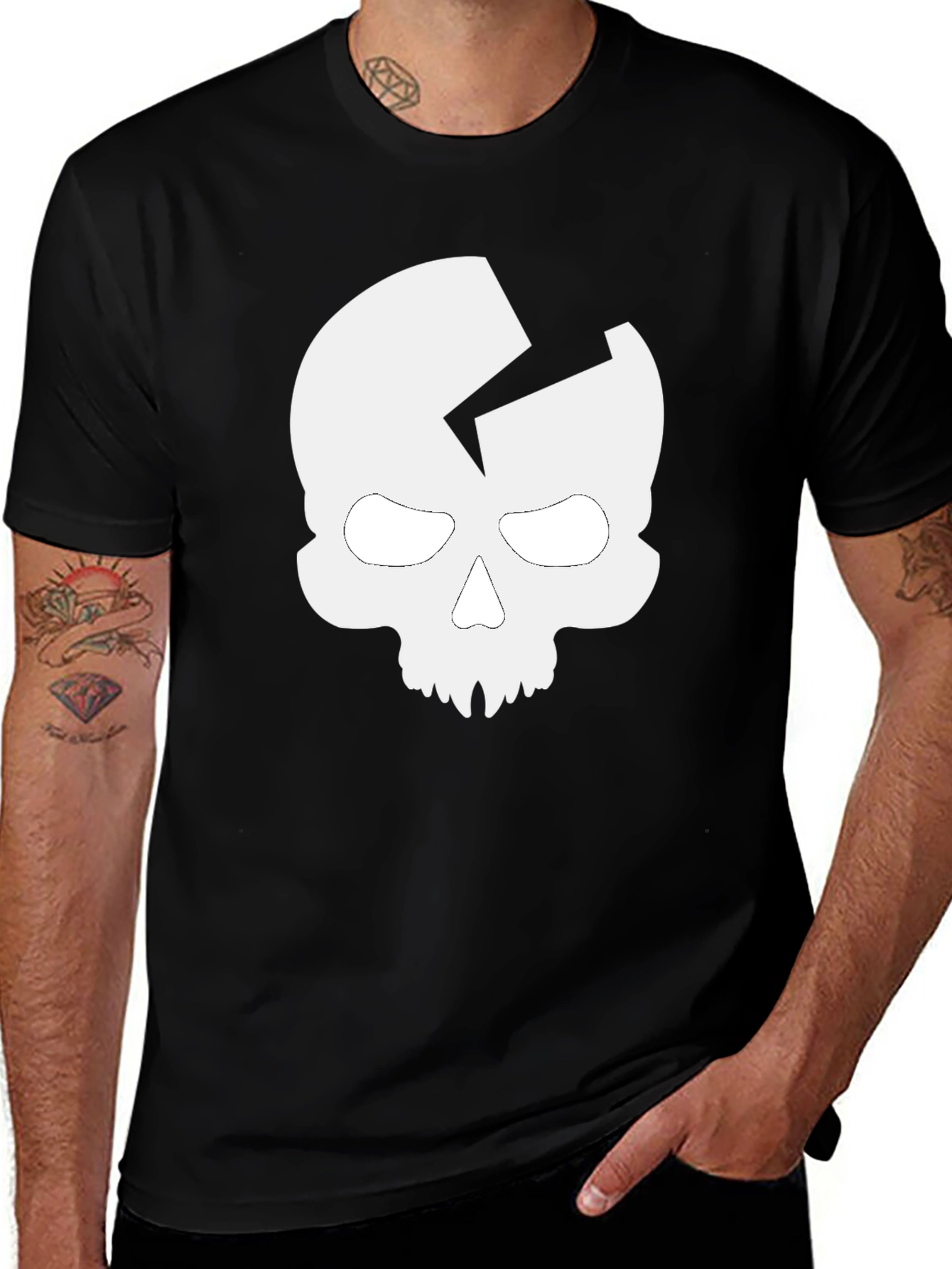 Variant 24 of Skull Crack Graphic T-Shirt - Casual Black Tee