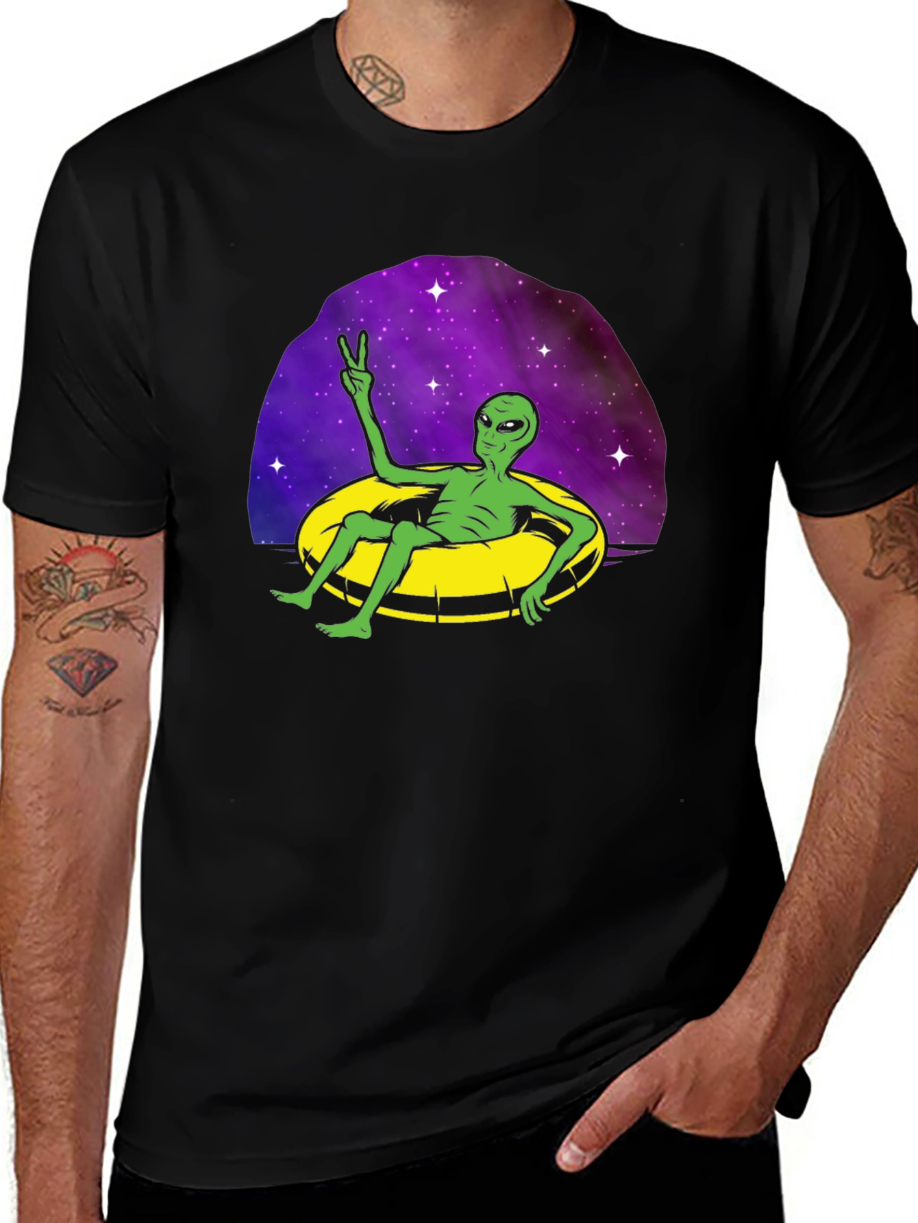 Variant 10 of Alien Peace T-Shirt - Relaxed in Space