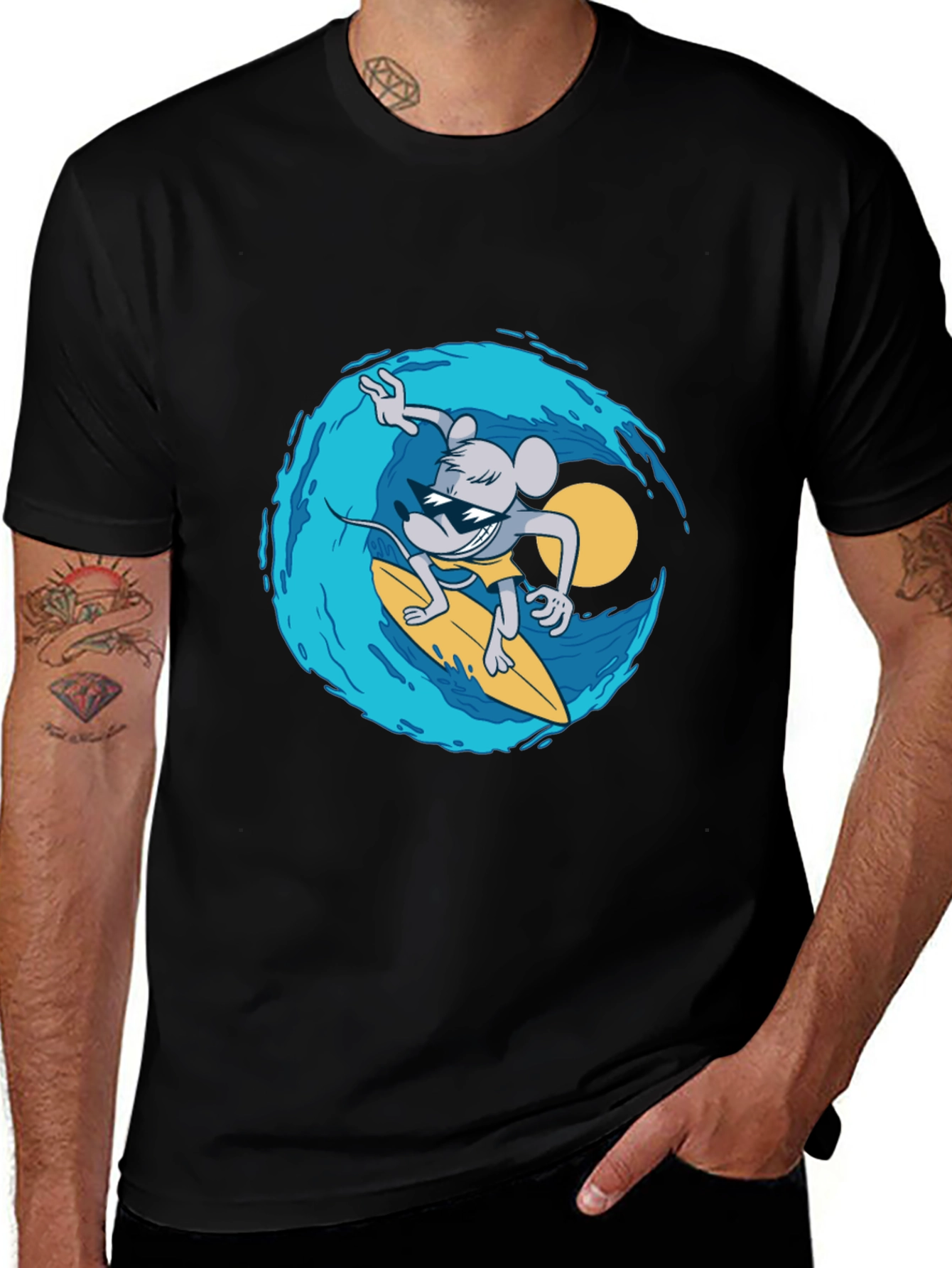 Variant 16 of Surfing Mouse Graphic Tee