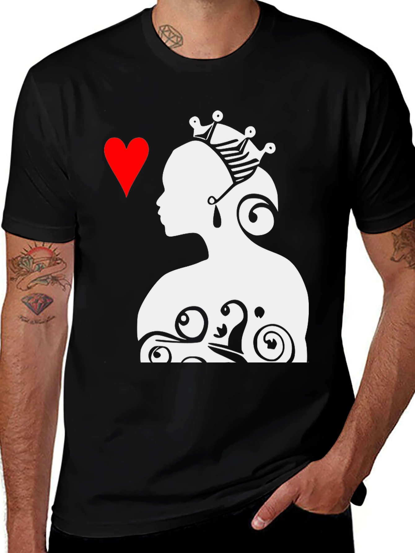 Variant 12 of Queen of Hearts Graphic Tee - Stylish Black T-Shirt