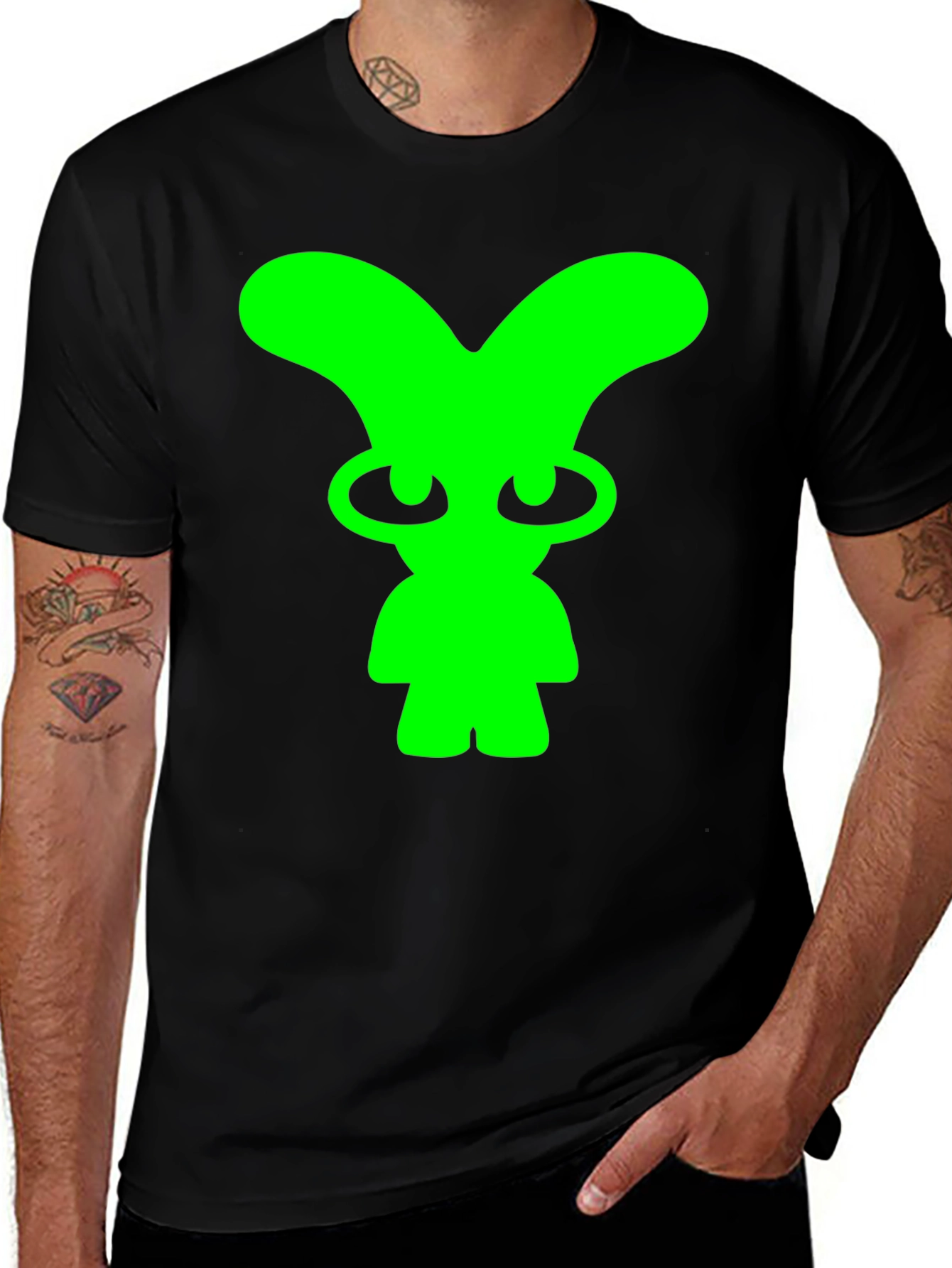 Variant 27 of Green Alien Graphic Black T-Shirt