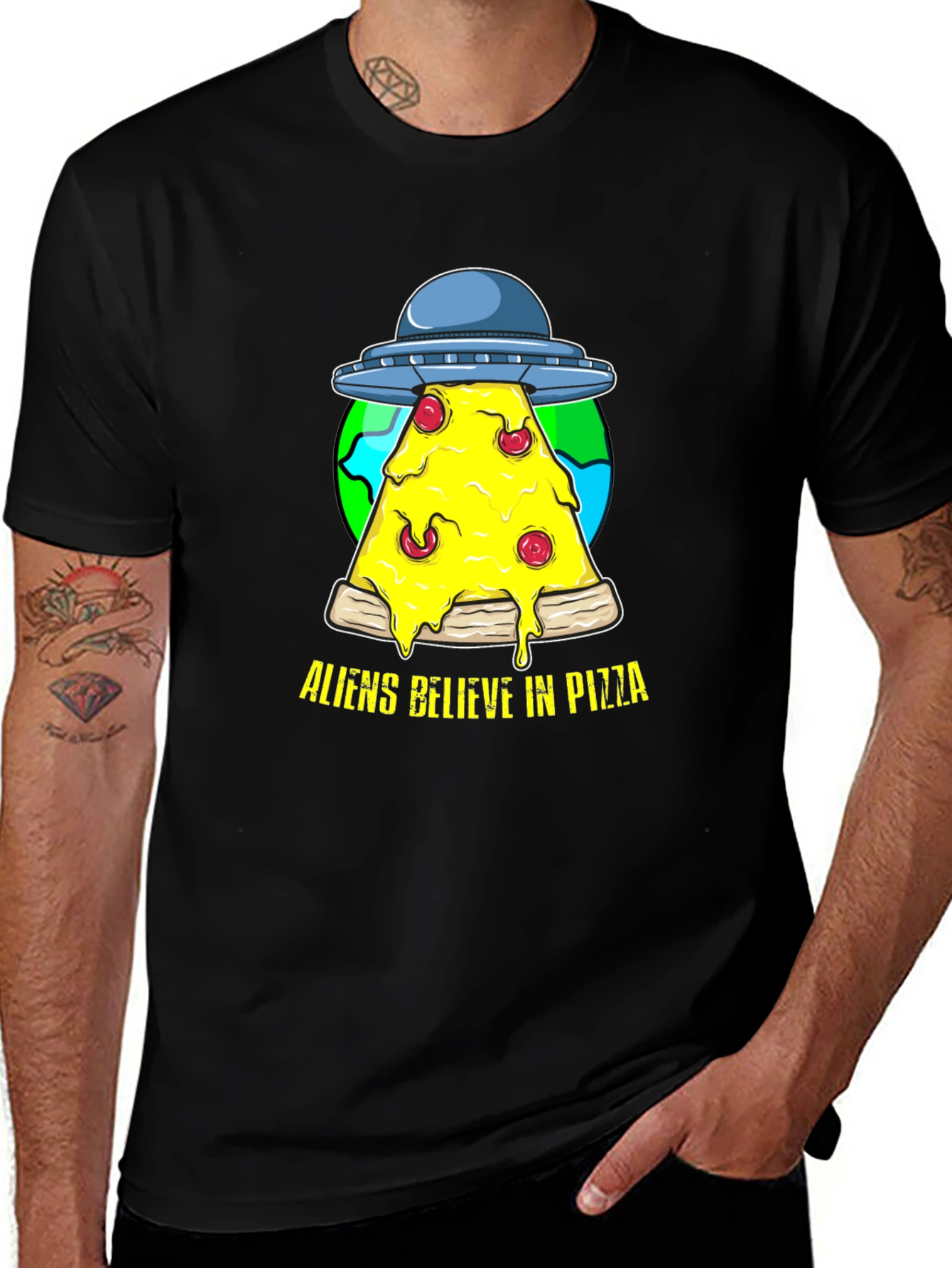 Variant 14 of Aliens Believe in Pizza Graphic Tee