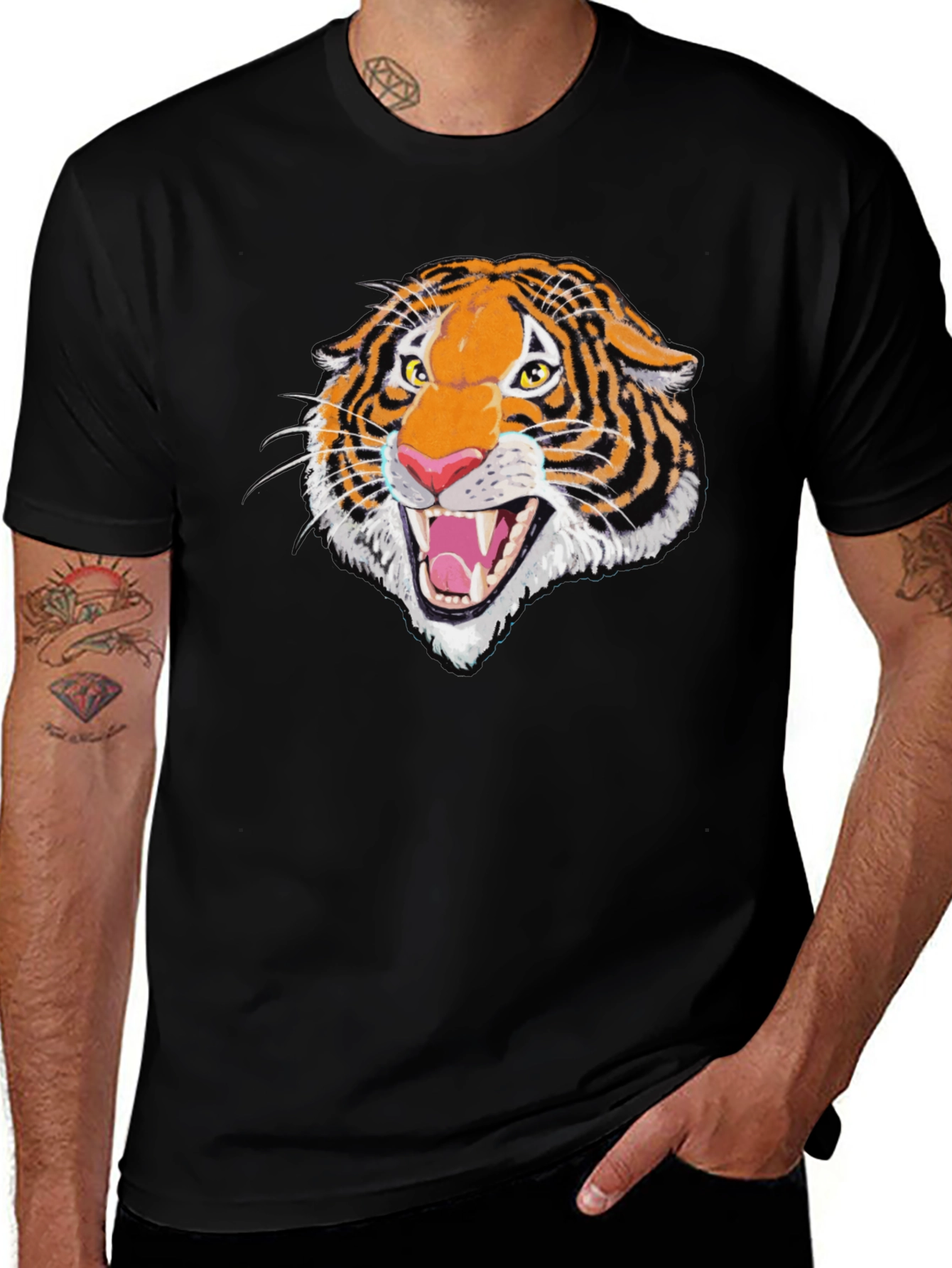 Variant 10 of Tiger Graphic Black T-Shirt