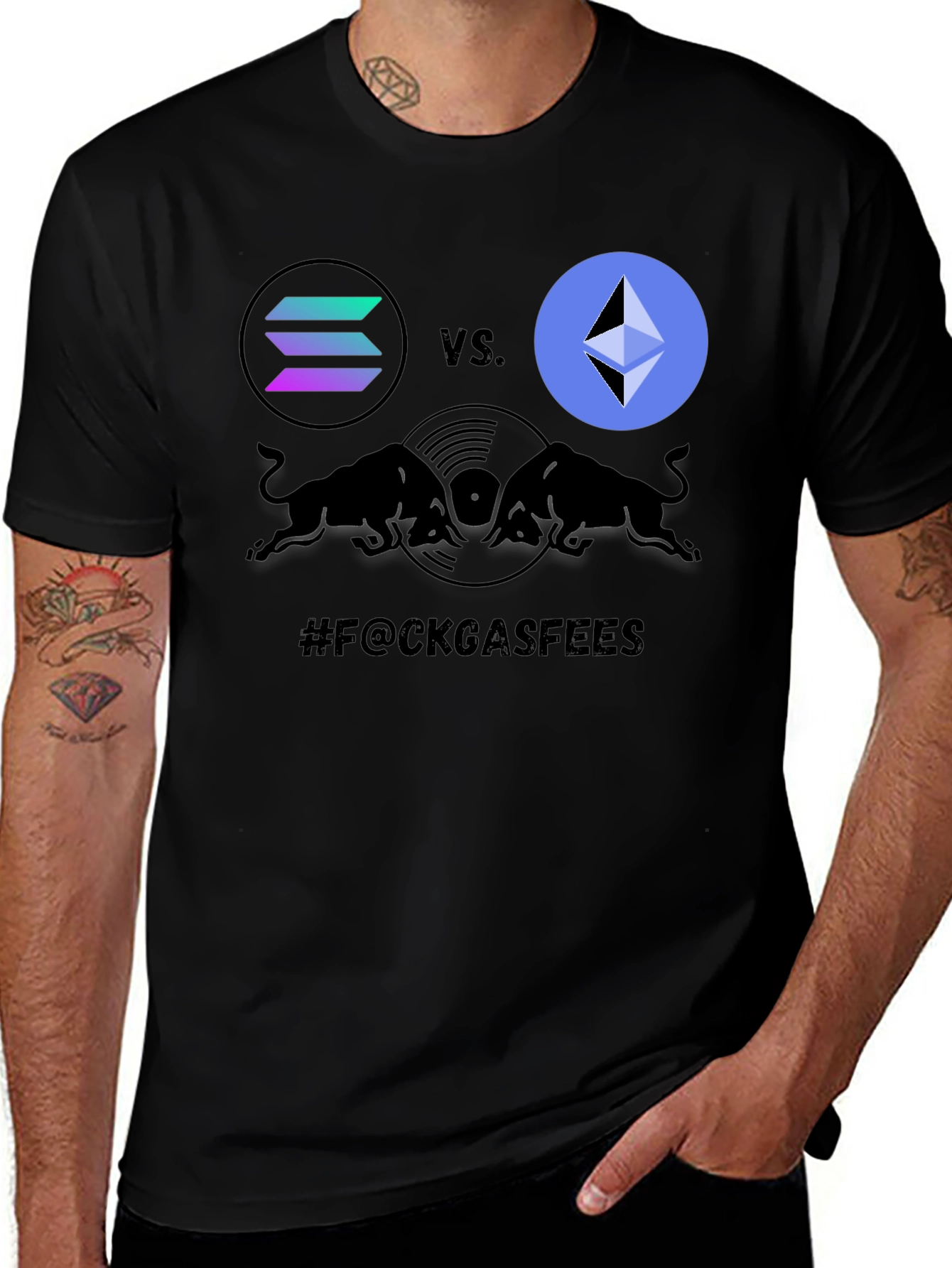 Variant 6 of Crypto Battle T-Shirt: Solana vs. Ethereum