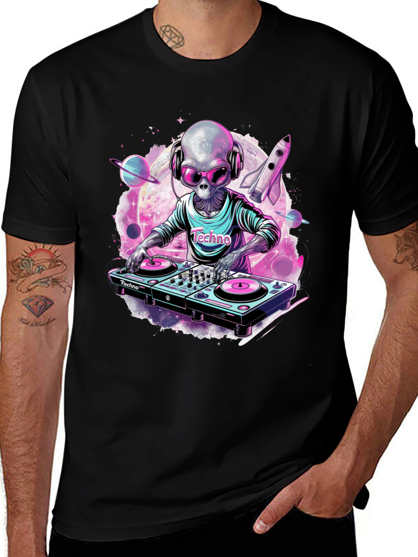 Variant 22 of Techno Alien DJ Graphic T-Shirt