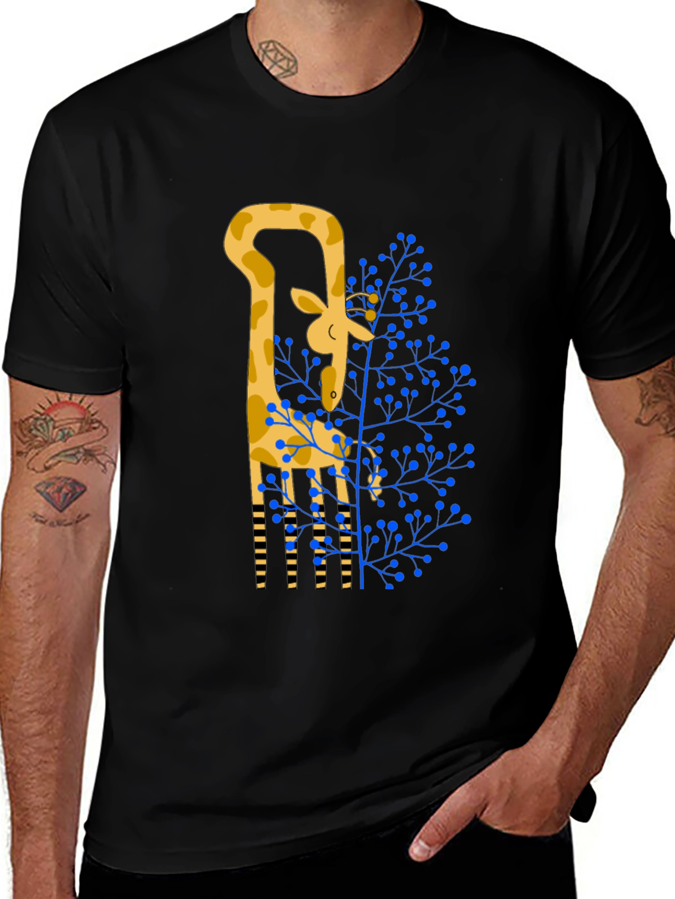 Variant 26 of Giraffe Graphic Print Tee - Stylish Black T-Shirt