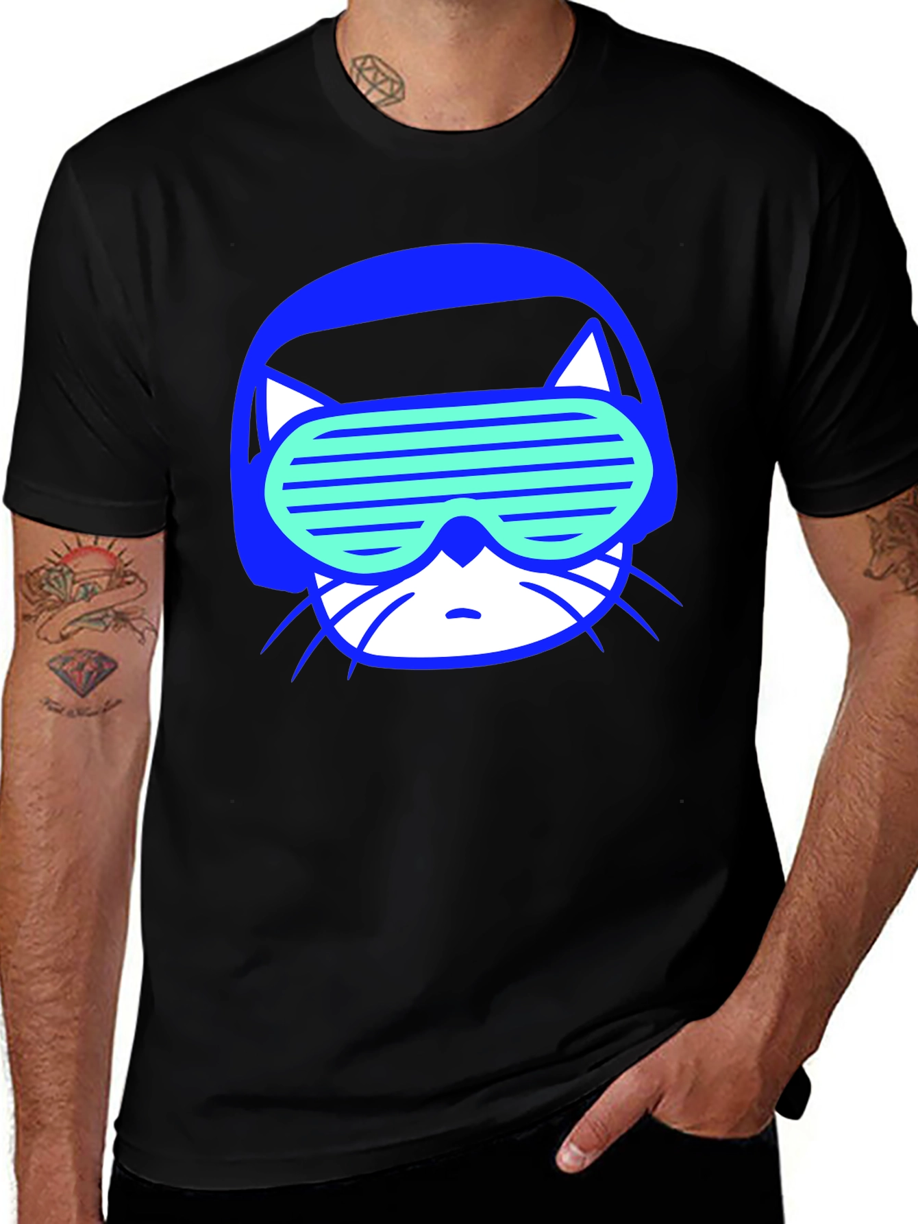 Variant 2 of Retro Cat T-Shirt: Cool 80s Style