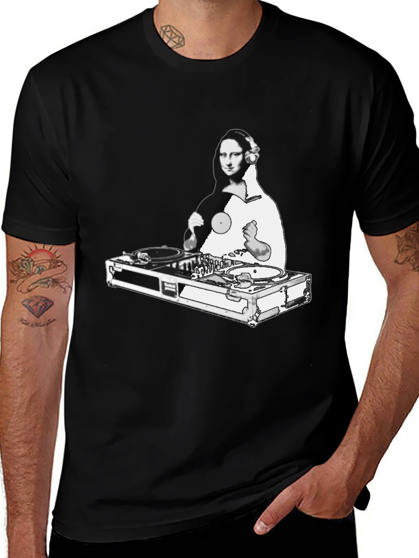 Variant 19 of DJ Mona Lisa Graphic T-Shirt