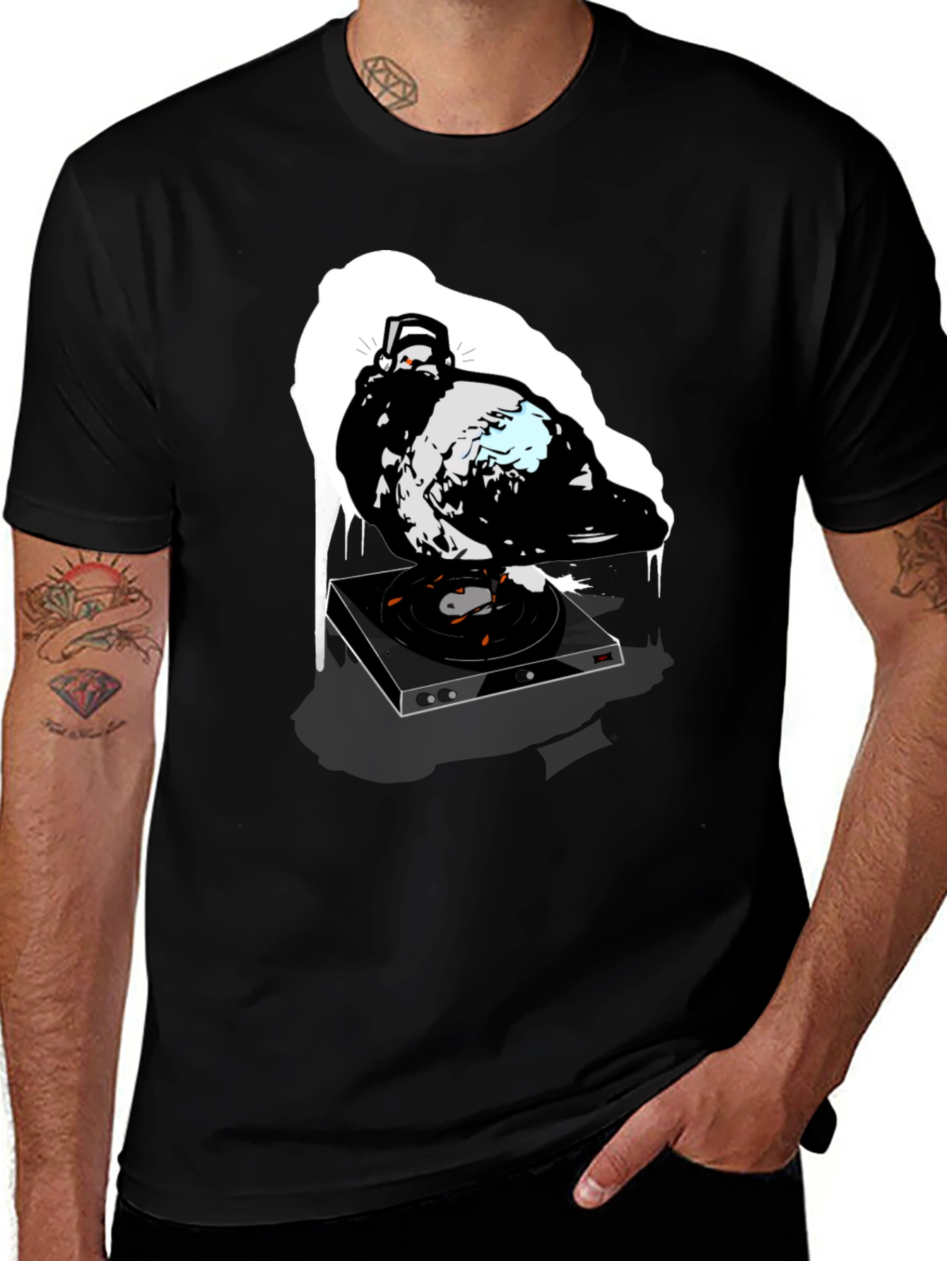 Variant 23 of DJ Pigeon Graphic T-Shirt
