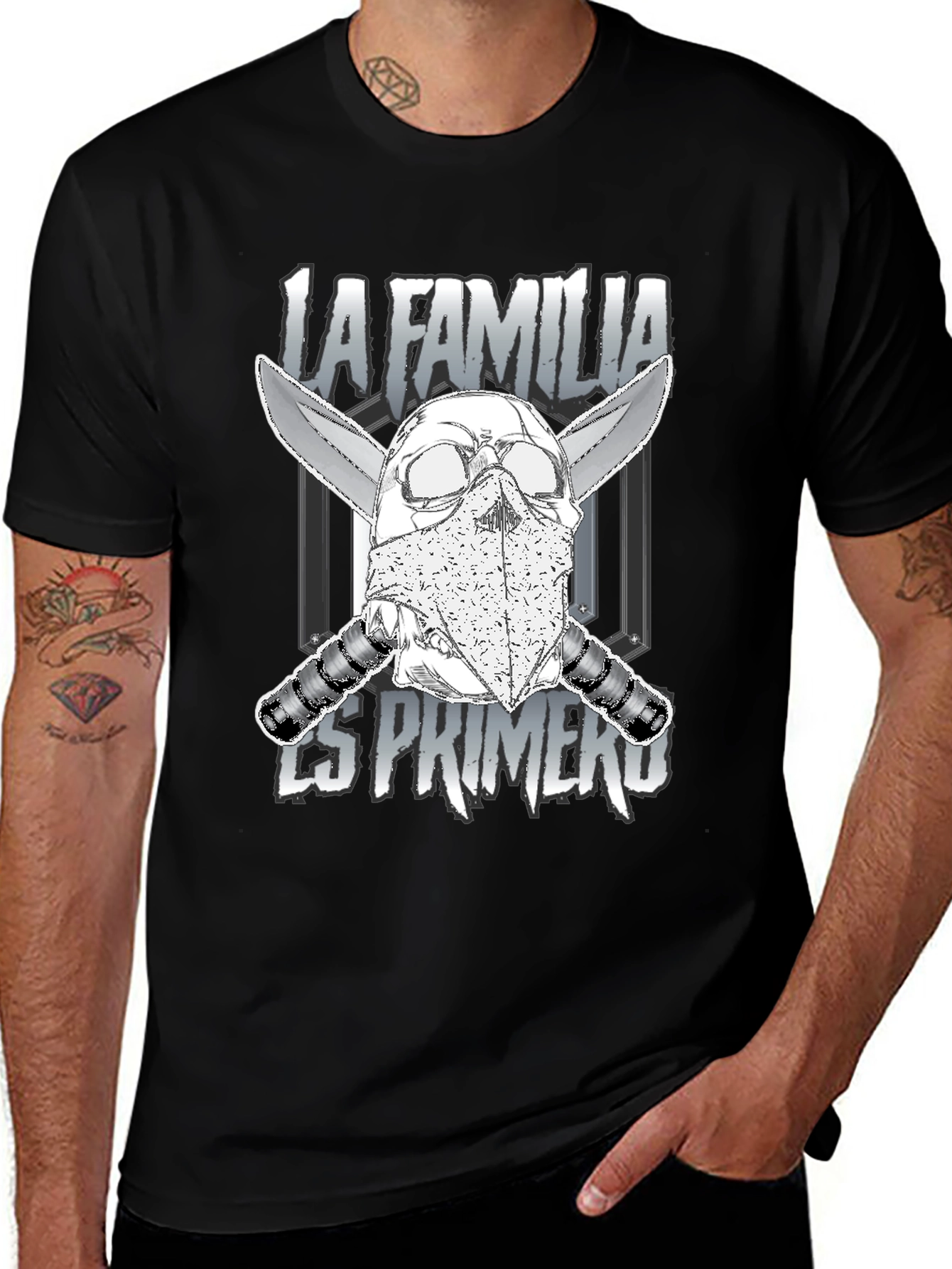 Variant 4 of La Familia Es Primero Graphic T-Shirt
