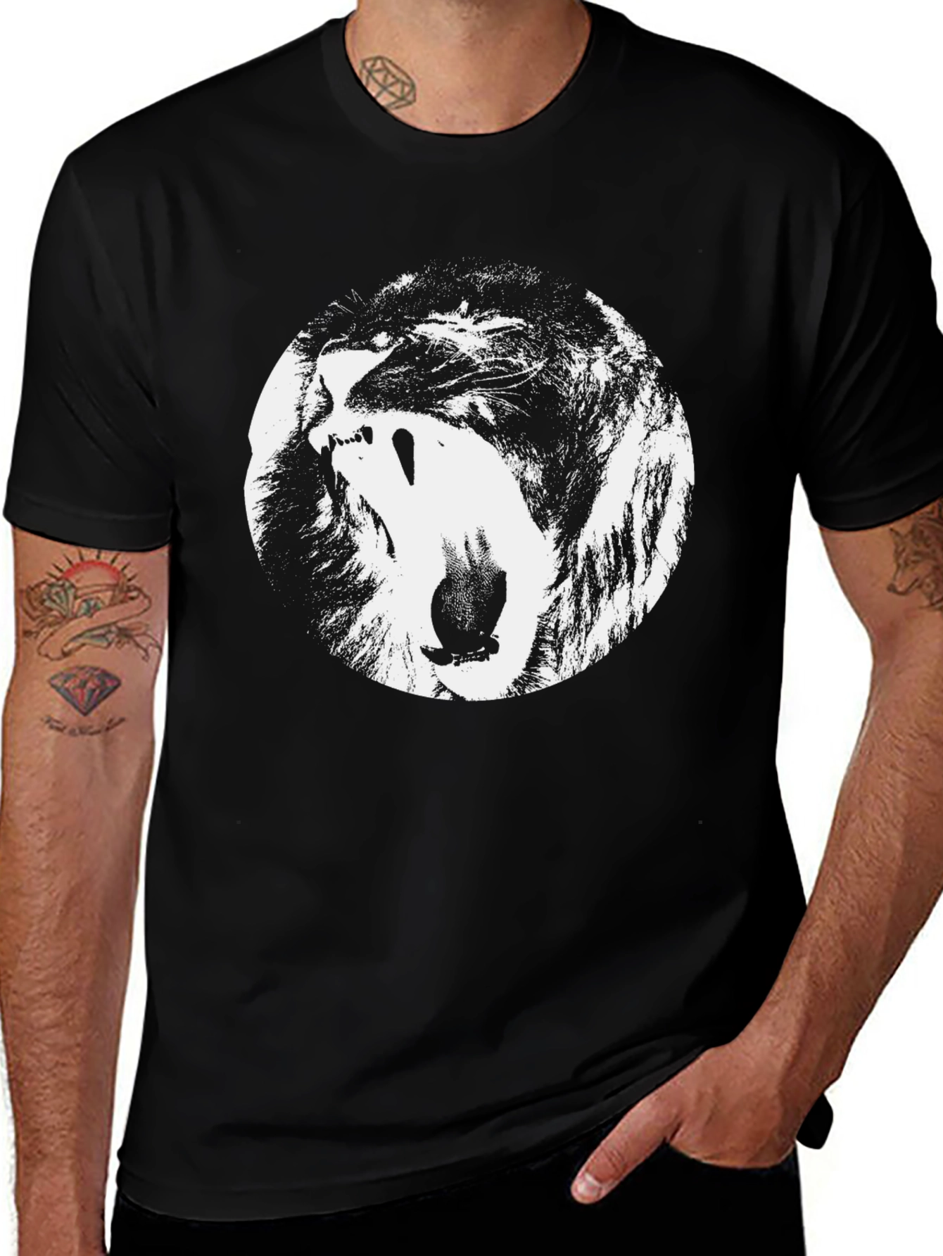 Variant 28 of Lion Graphic Print Crew Neck T-Shirt