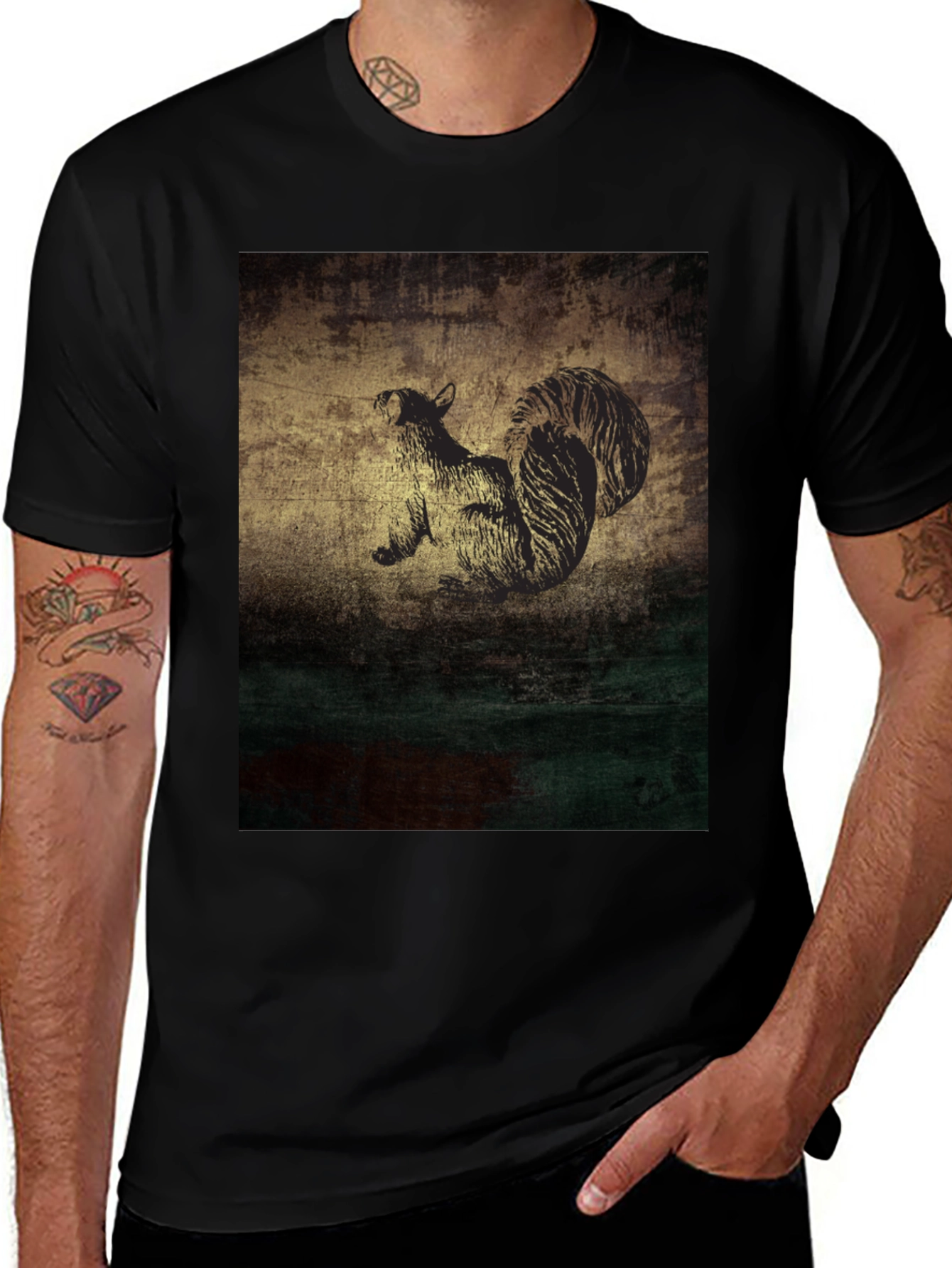 Variant 13 of Squirrel Graphic Print Black T-Shirt