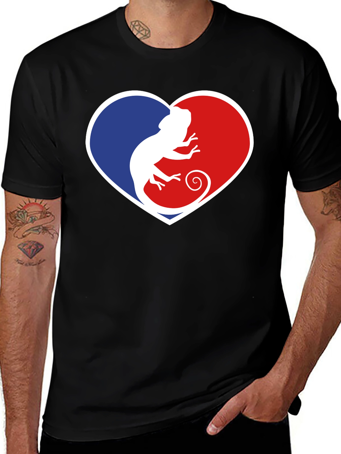 Variant 5 of Chameleon Heart Graphic T-Shirt
