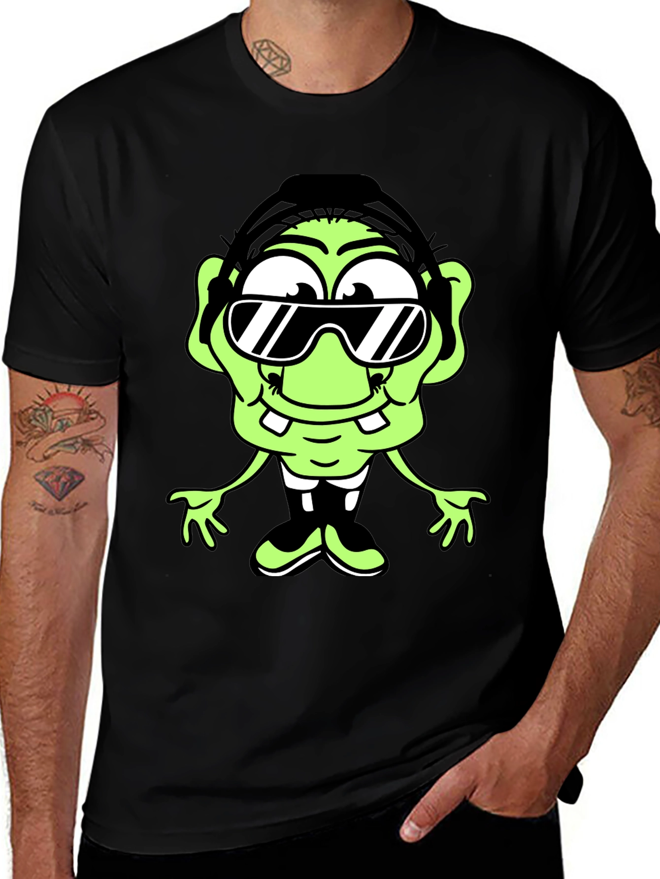 Variant 10 of Cartoon Alien Graphic T-Shirt