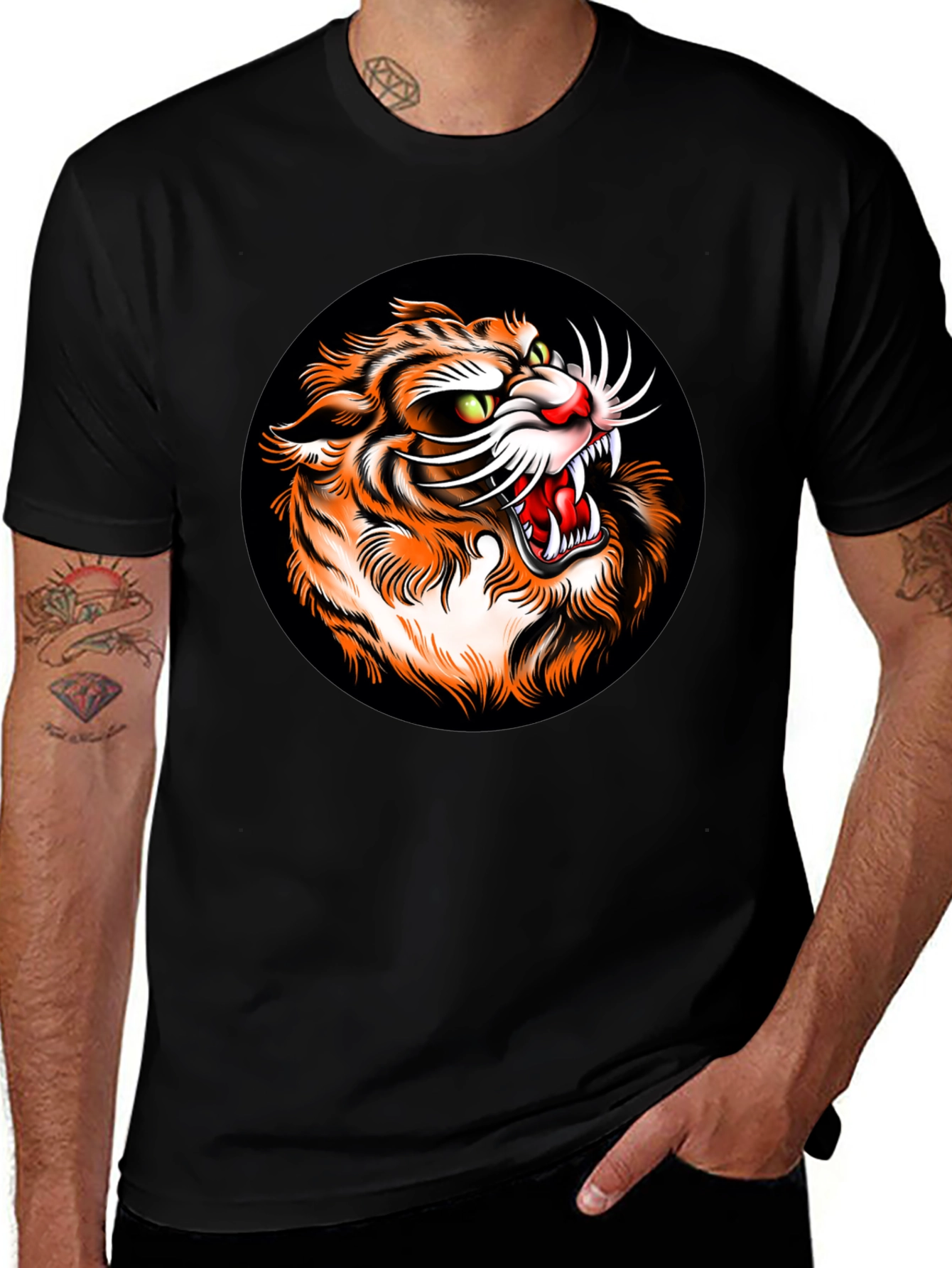 Variant 15 of Tiger Graphic Black T-Shirt