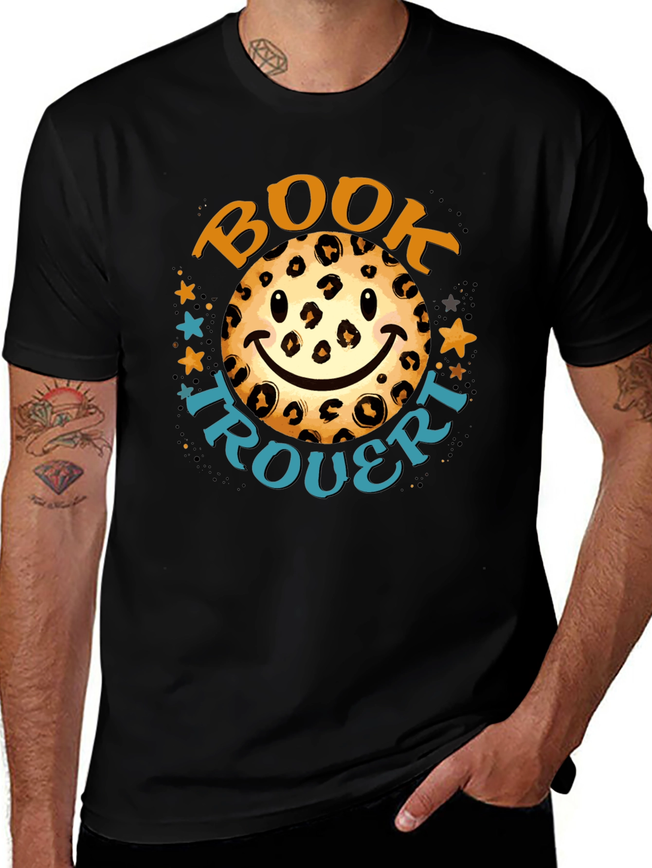 Variant 13 of Leopard Smiley Book Trouvert T-Shirt