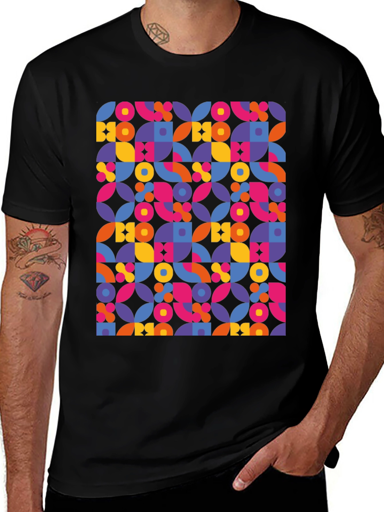 Variant 29 of Retro Geometric Print Black T-Shirt