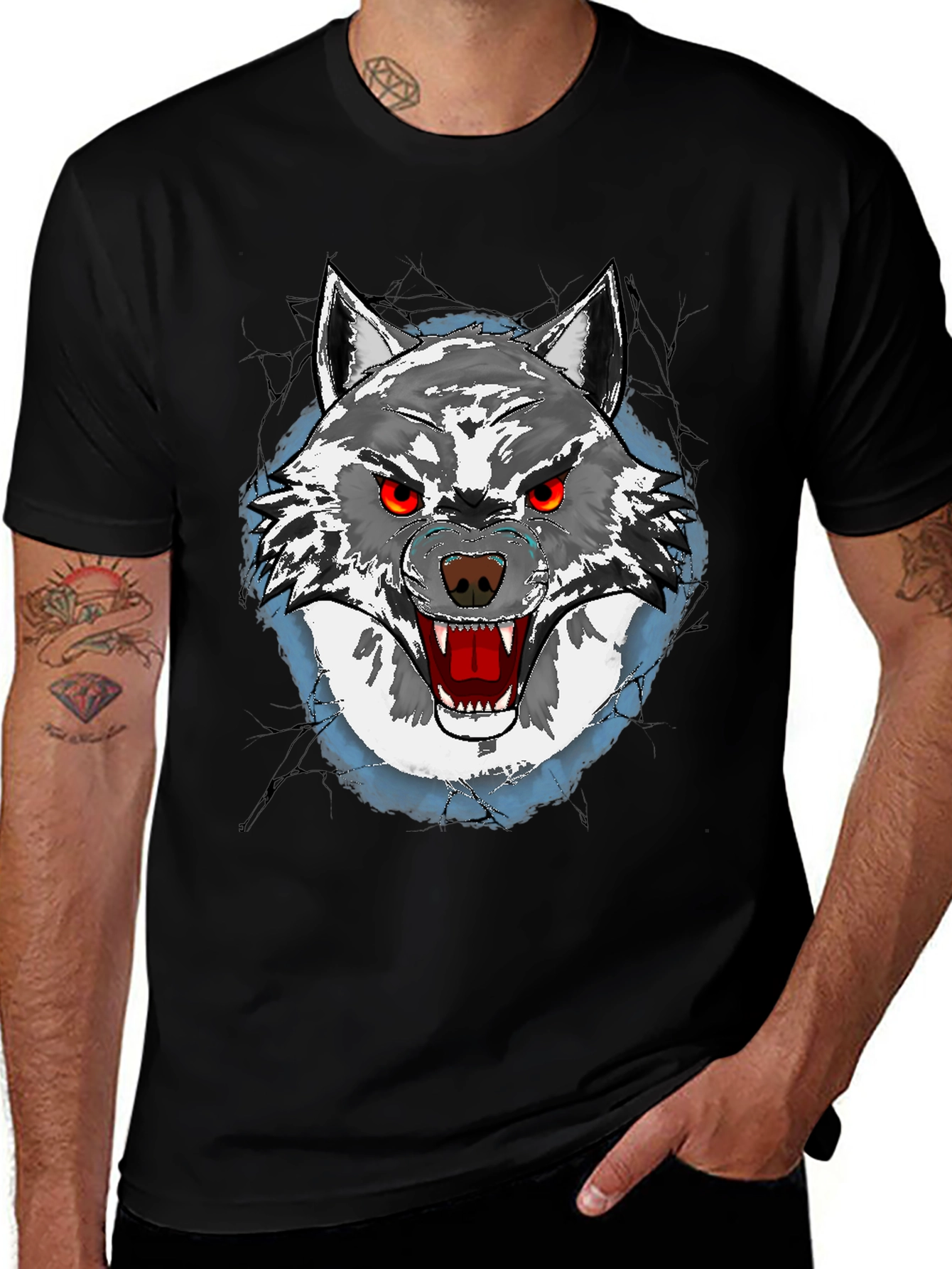 Variant 29 of Wolf Graphic Print Black Tee