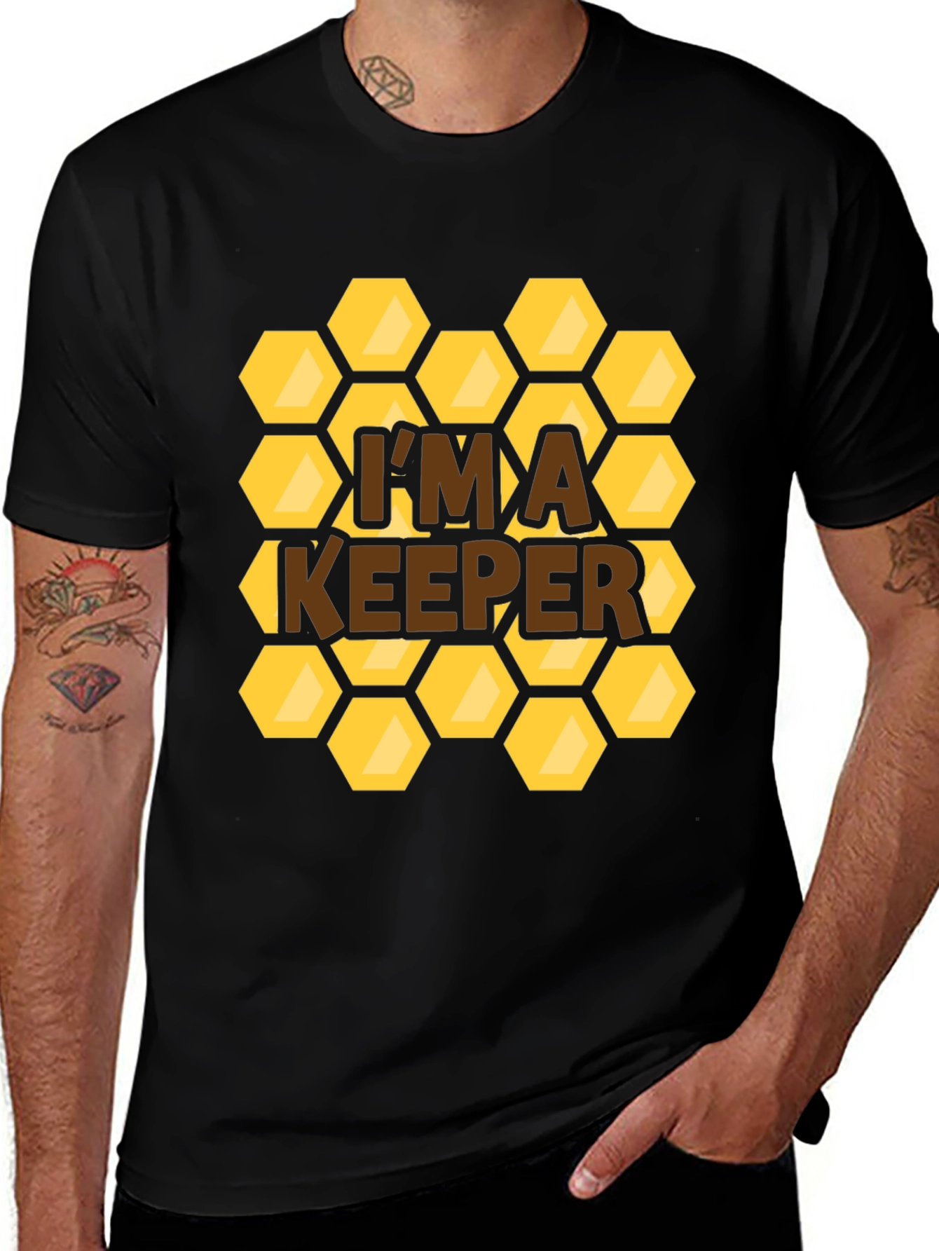 I'm a Keeper Honeycomb Graphic T-Shirt