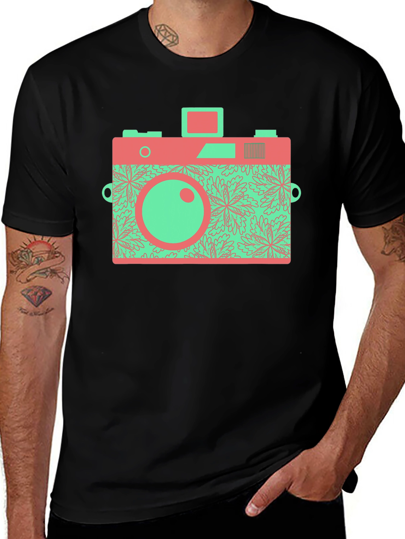 Variant 19 of Retro Camera Graphic T-Shirt - Black