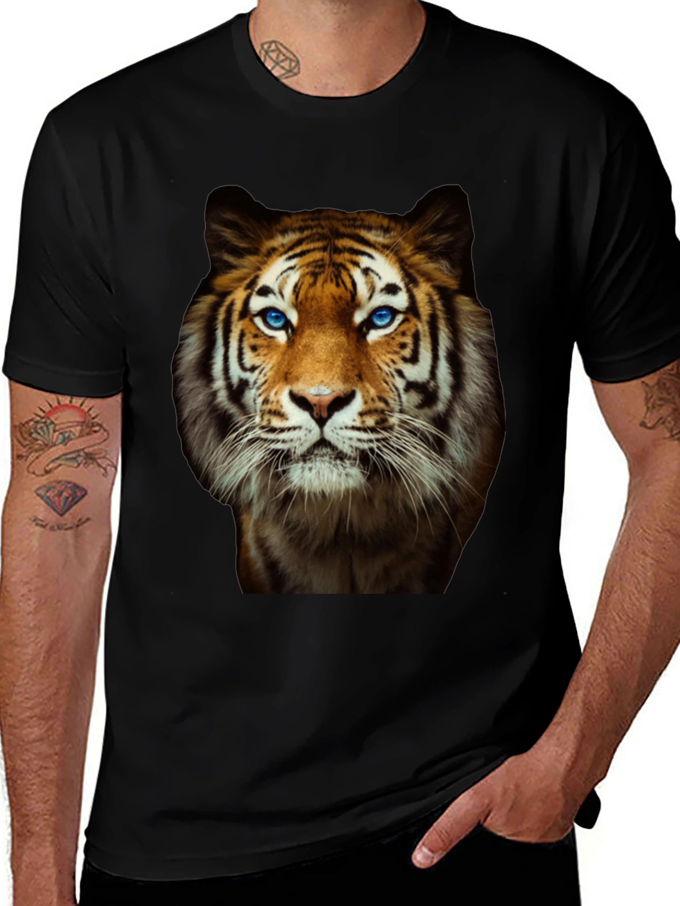 Variant 5 of Tiger Graphic Print Black T-Shirt