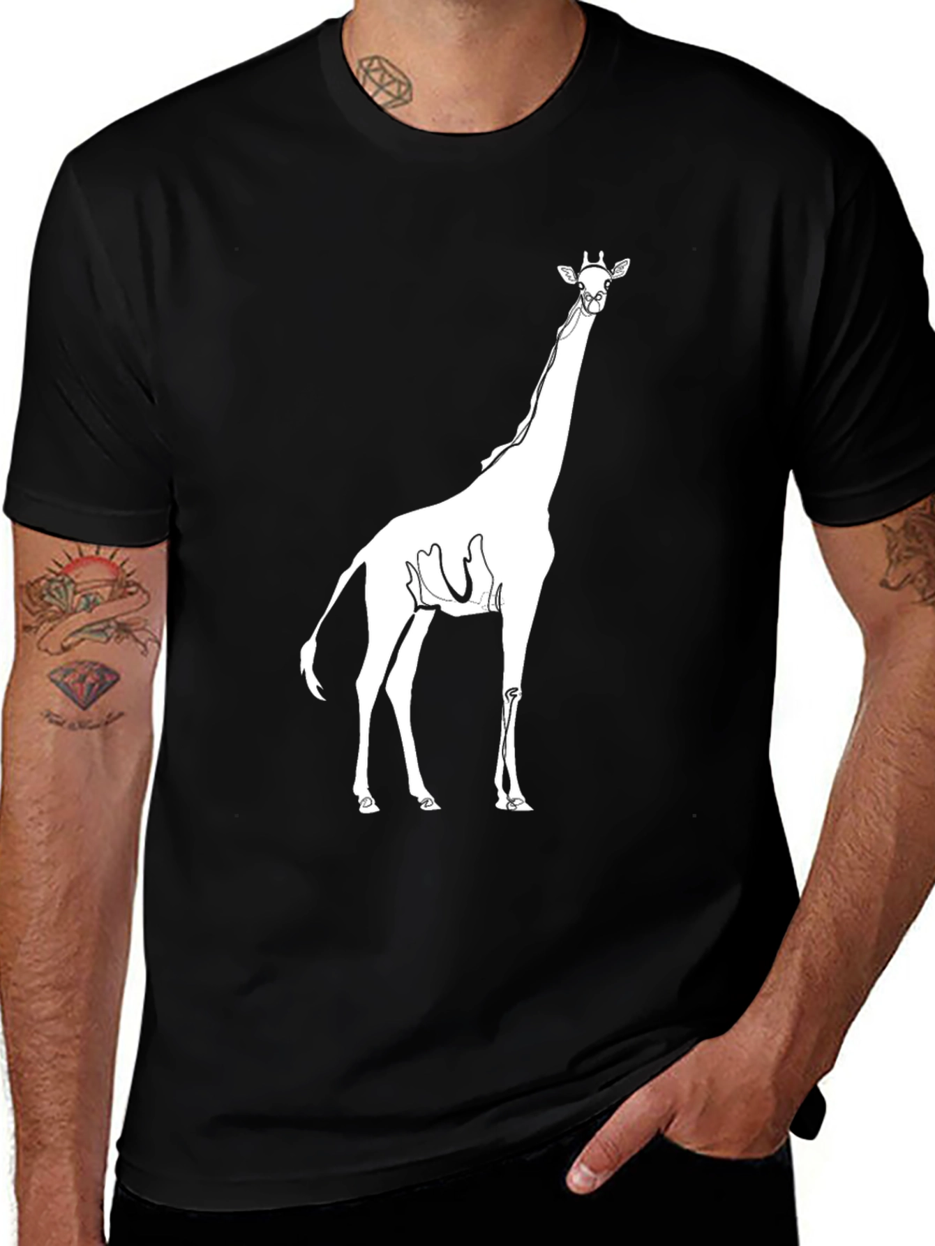Variant 12 of Giraffe Graphic Print Black Tee
