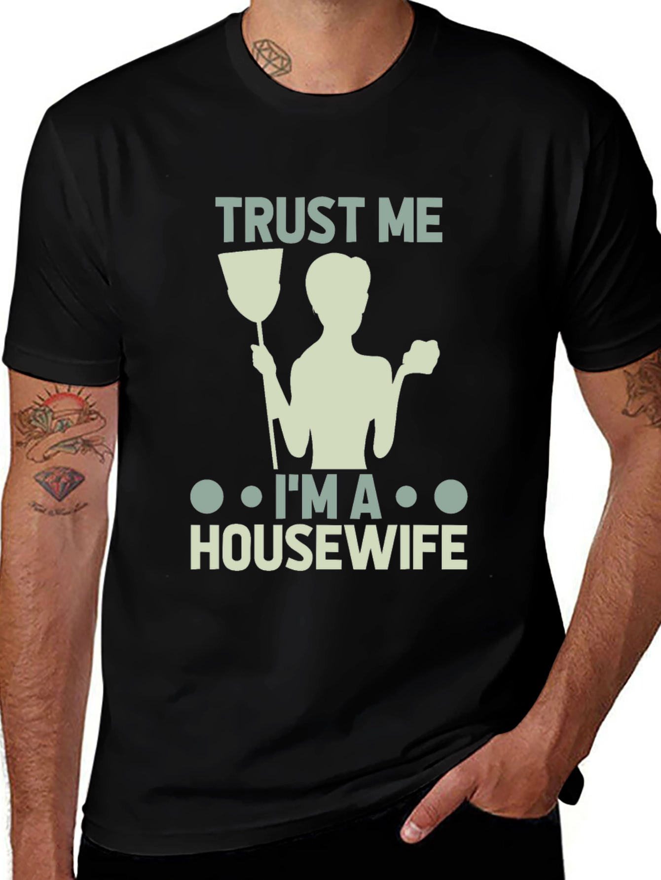 Variant 15 of Trust Me I'm a Housewife T-Shirt
