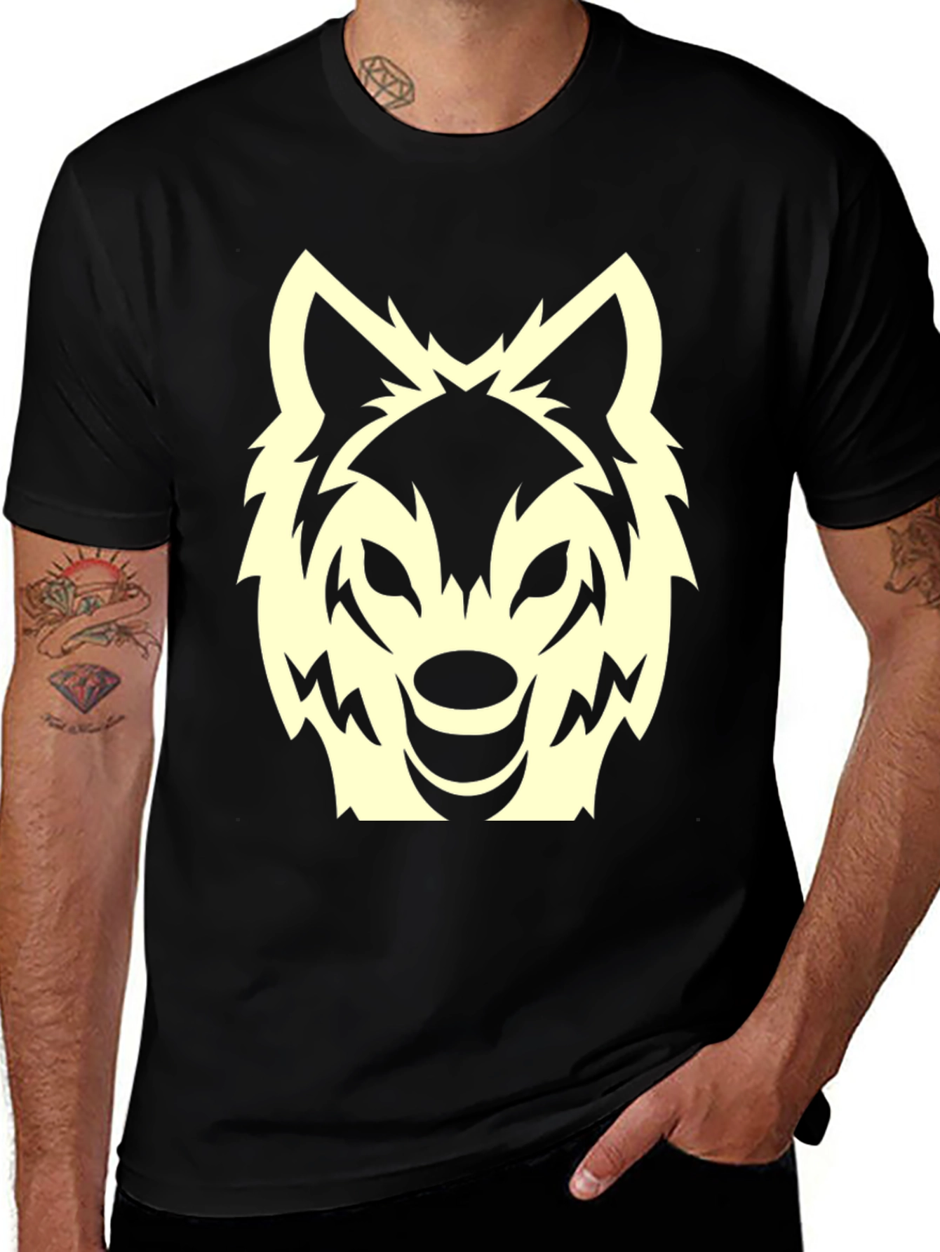 Variant 11 of Wolf Head Graphic Black T-Shirt