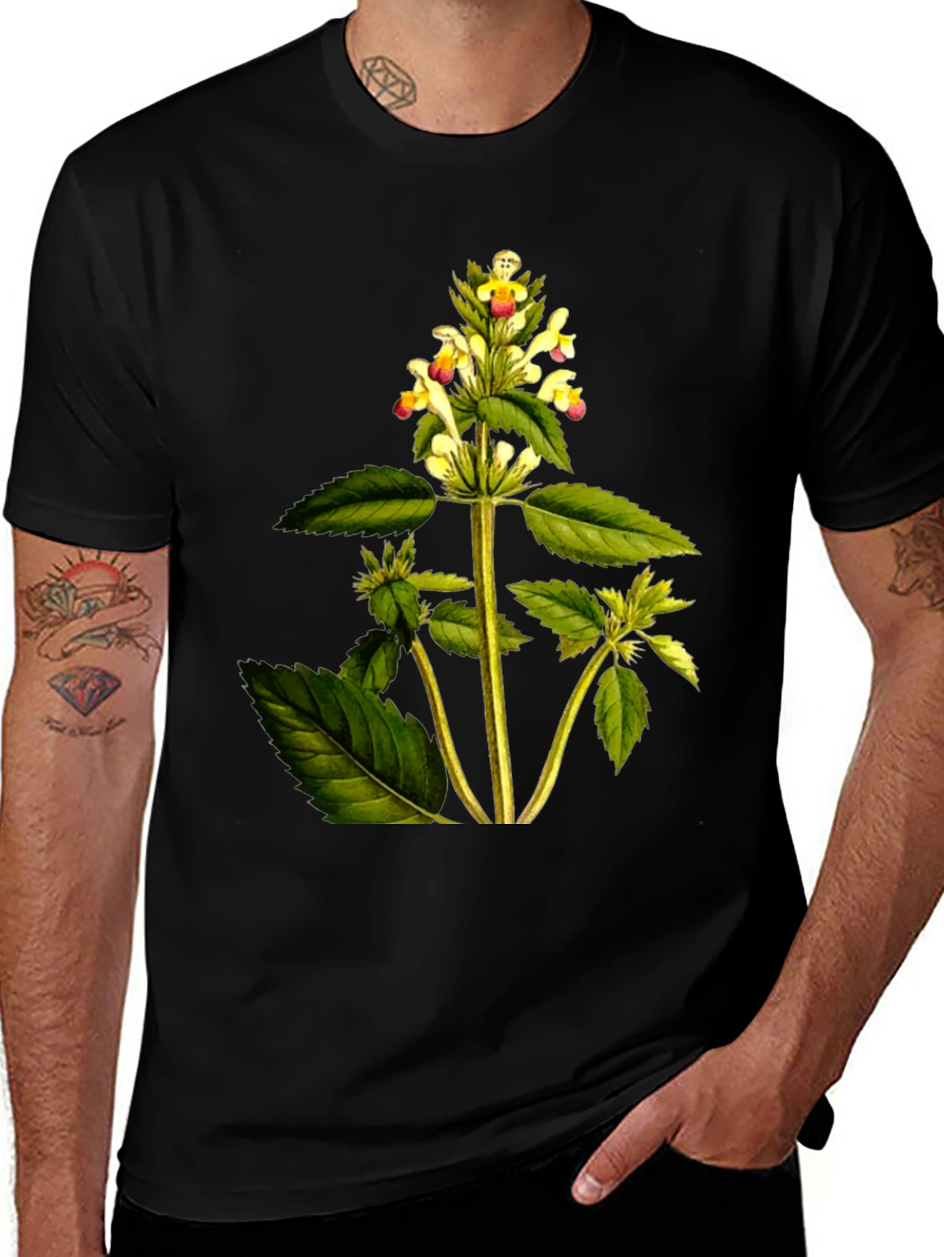 Variant 3 of Botanical Print T-Shirt - Black