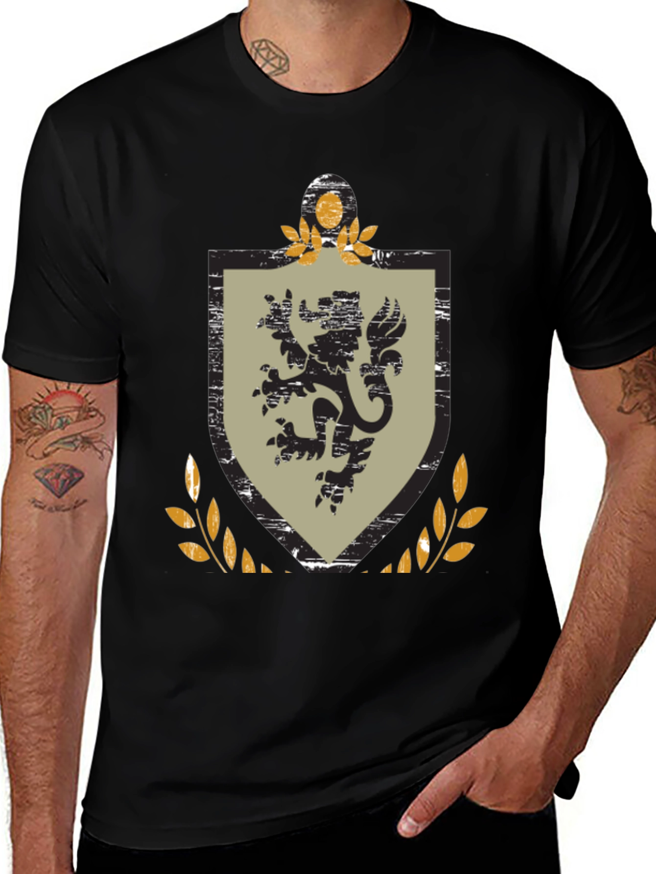 Variant 21 of Lion Crest Graphic Black T-Shirt