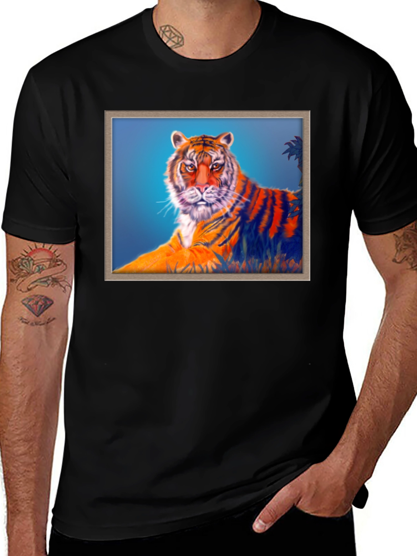 Variant 18 of Tiger Graphic Print Crew Neck T-Shirt