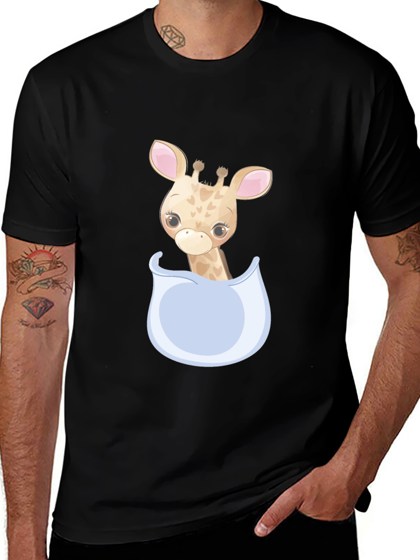 Cute Giraffe in Pocket Men's T-Shirt - Black