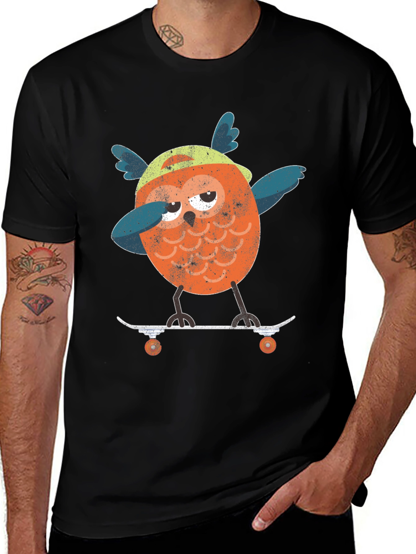 Variant 20 of Skateboarding Owl Graphic T-Shirt