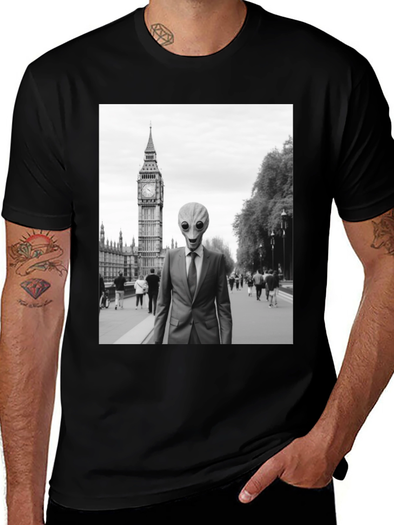 Variant 14 of Alien in London Black T-Shirt