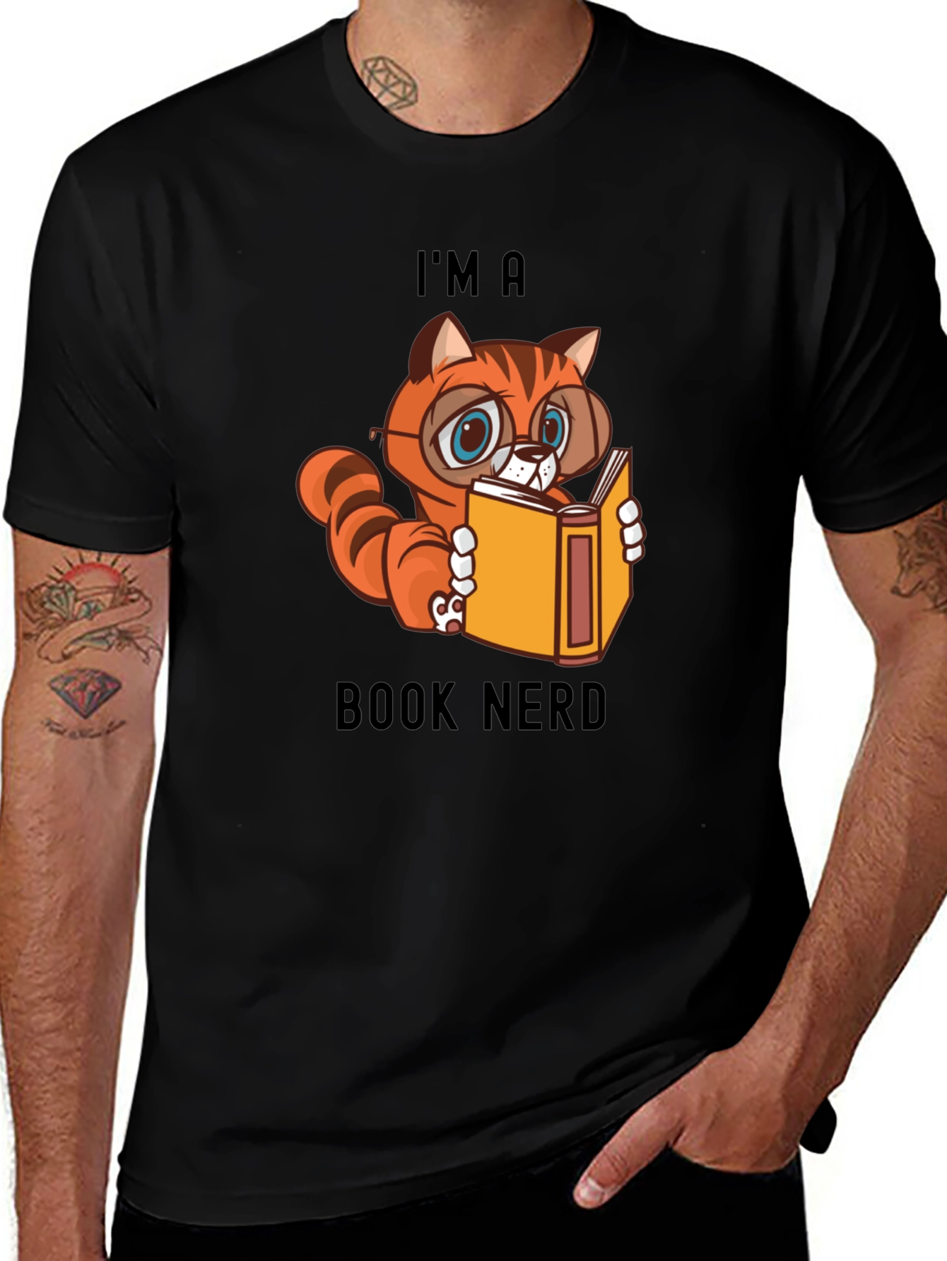 Variant 4 of I'm a Book Nerd T-Shirt - Cute Cat Reading