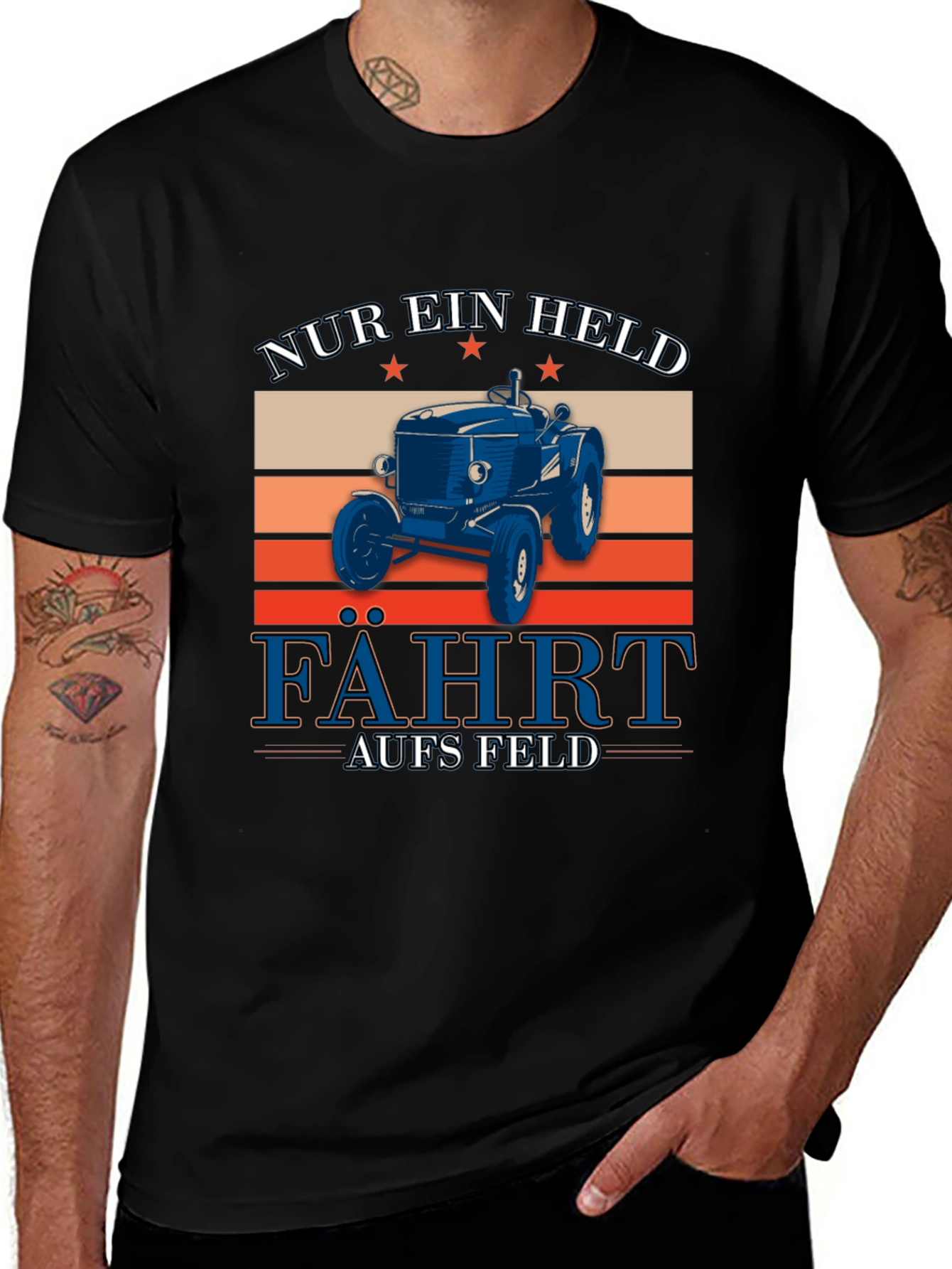 Variant 19 of NUR EIN HELD Tractor Graphic T-Shirt
