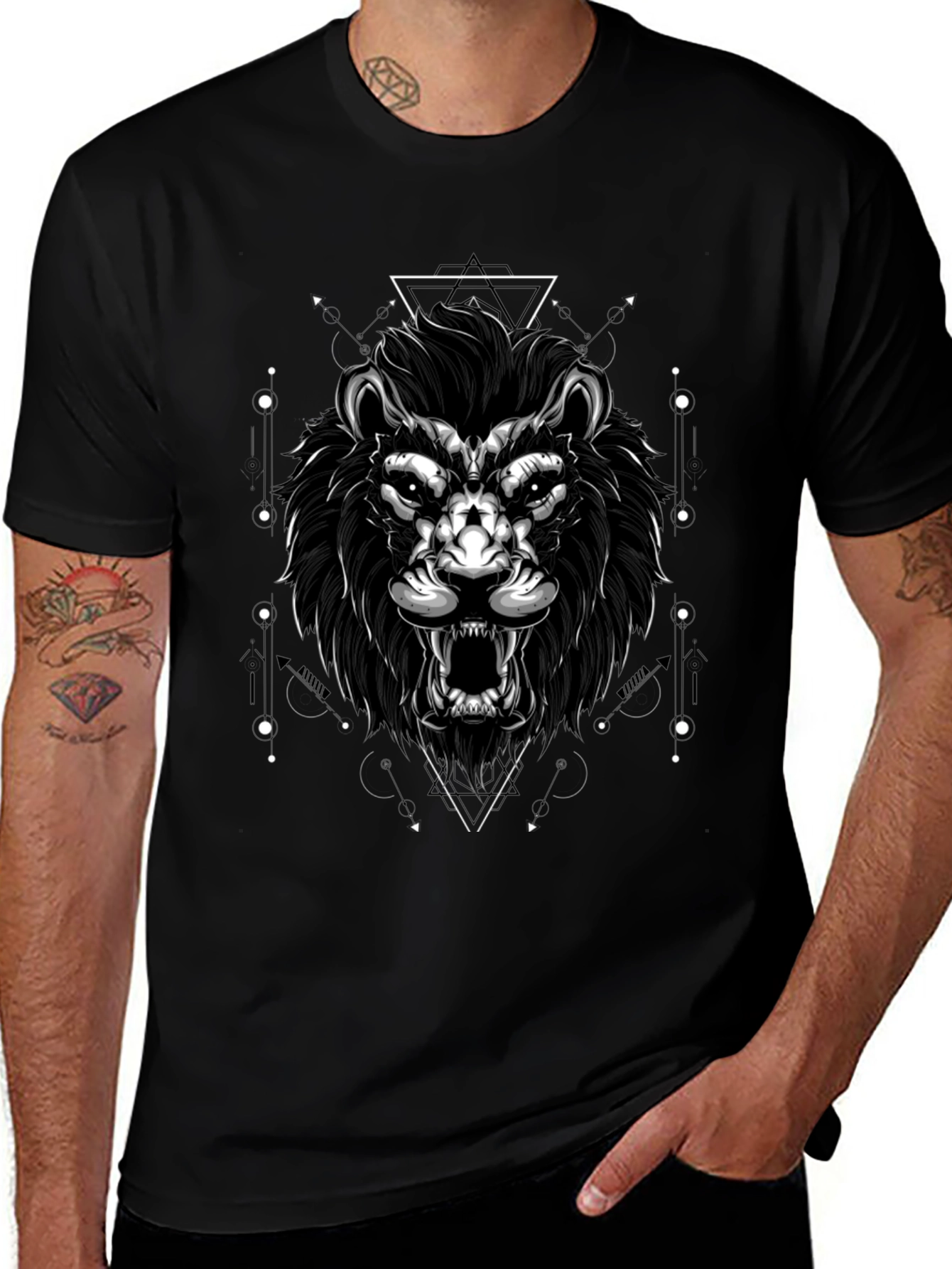 Variant 29 of Lion Graphic Print Black T-Shirt