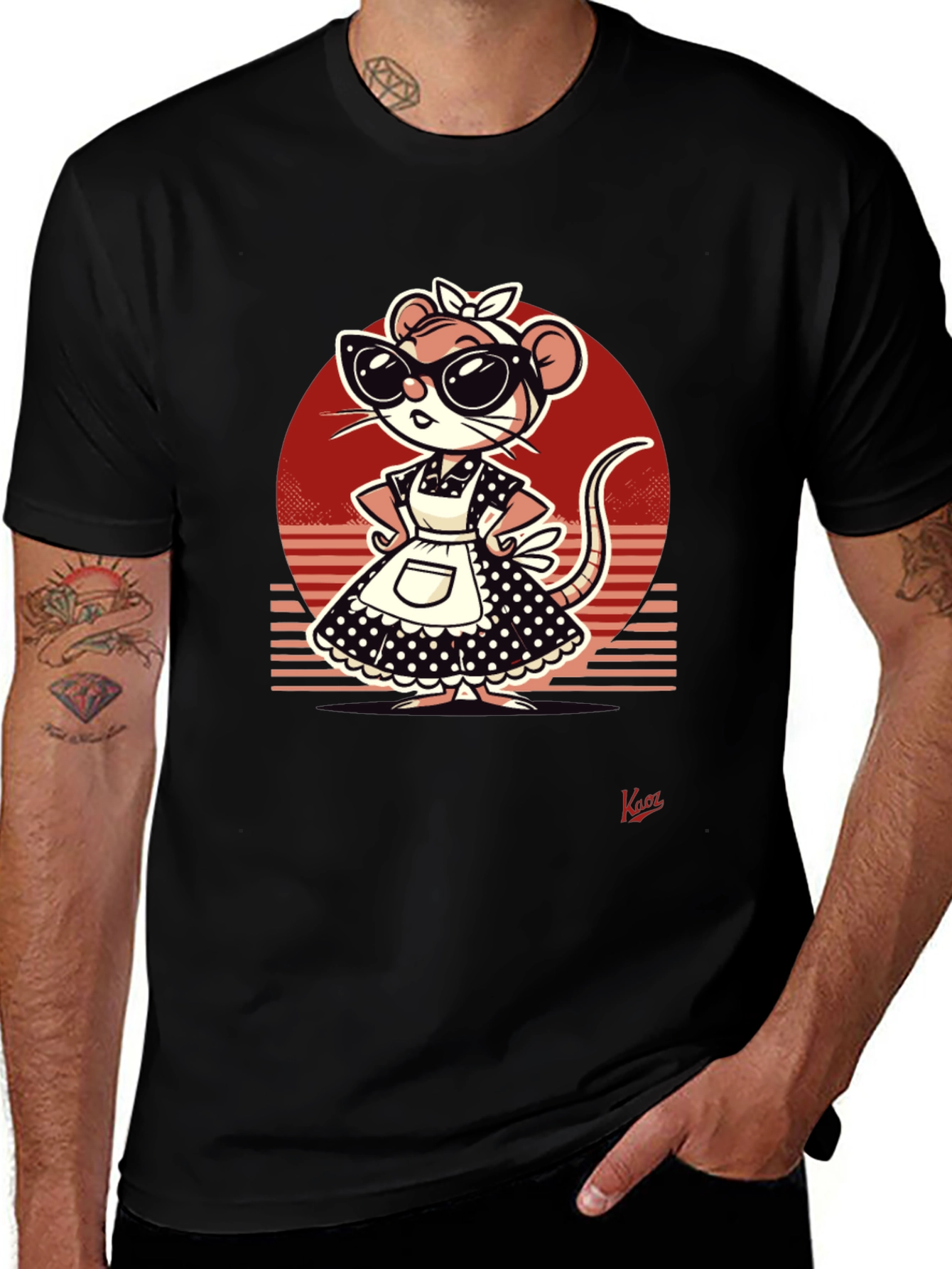 Variant 27 of Retro Mouse Graphic Tee - Stylish Vintage Design