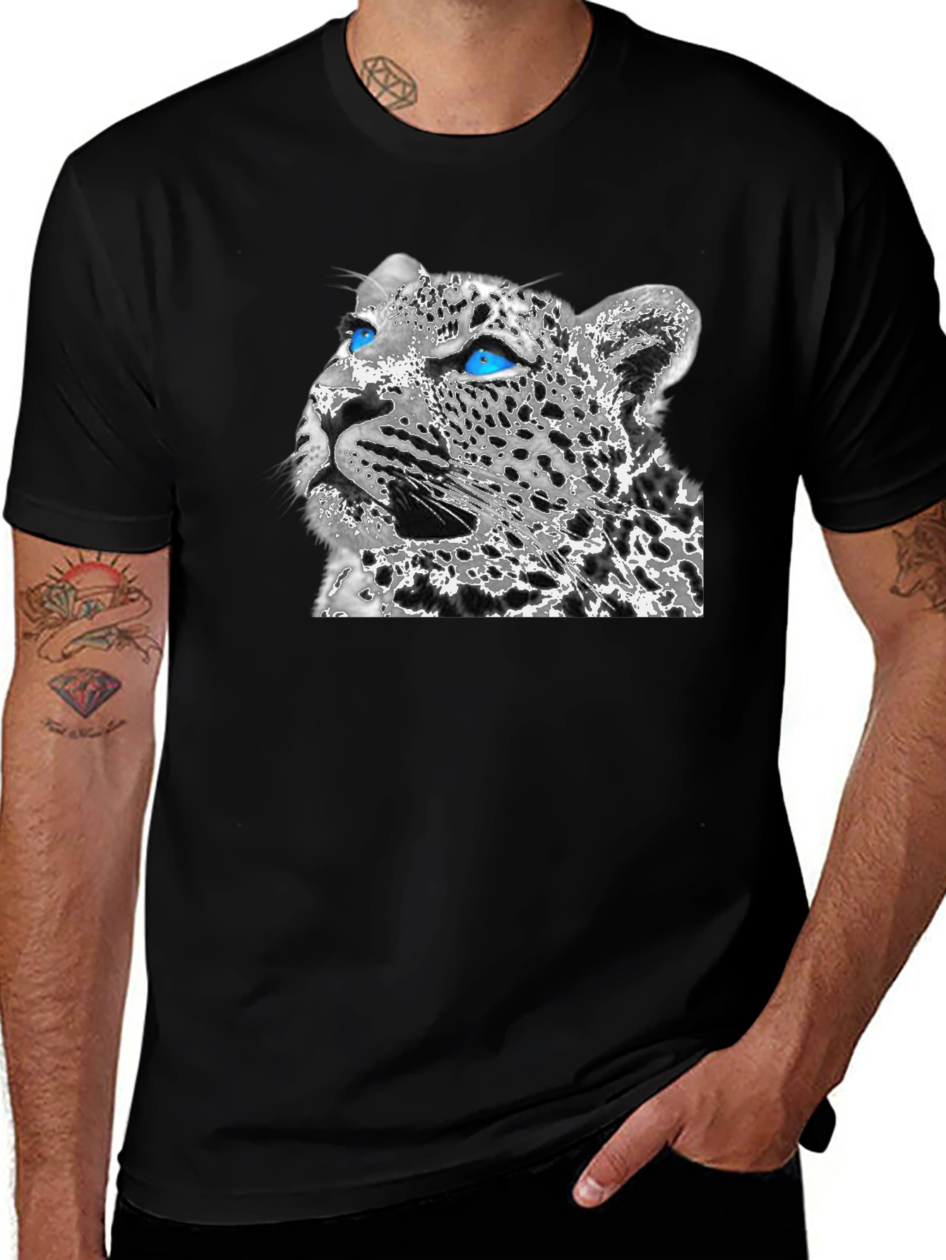 Variant 23 of Leopard Graphic Print Black T-Shirt