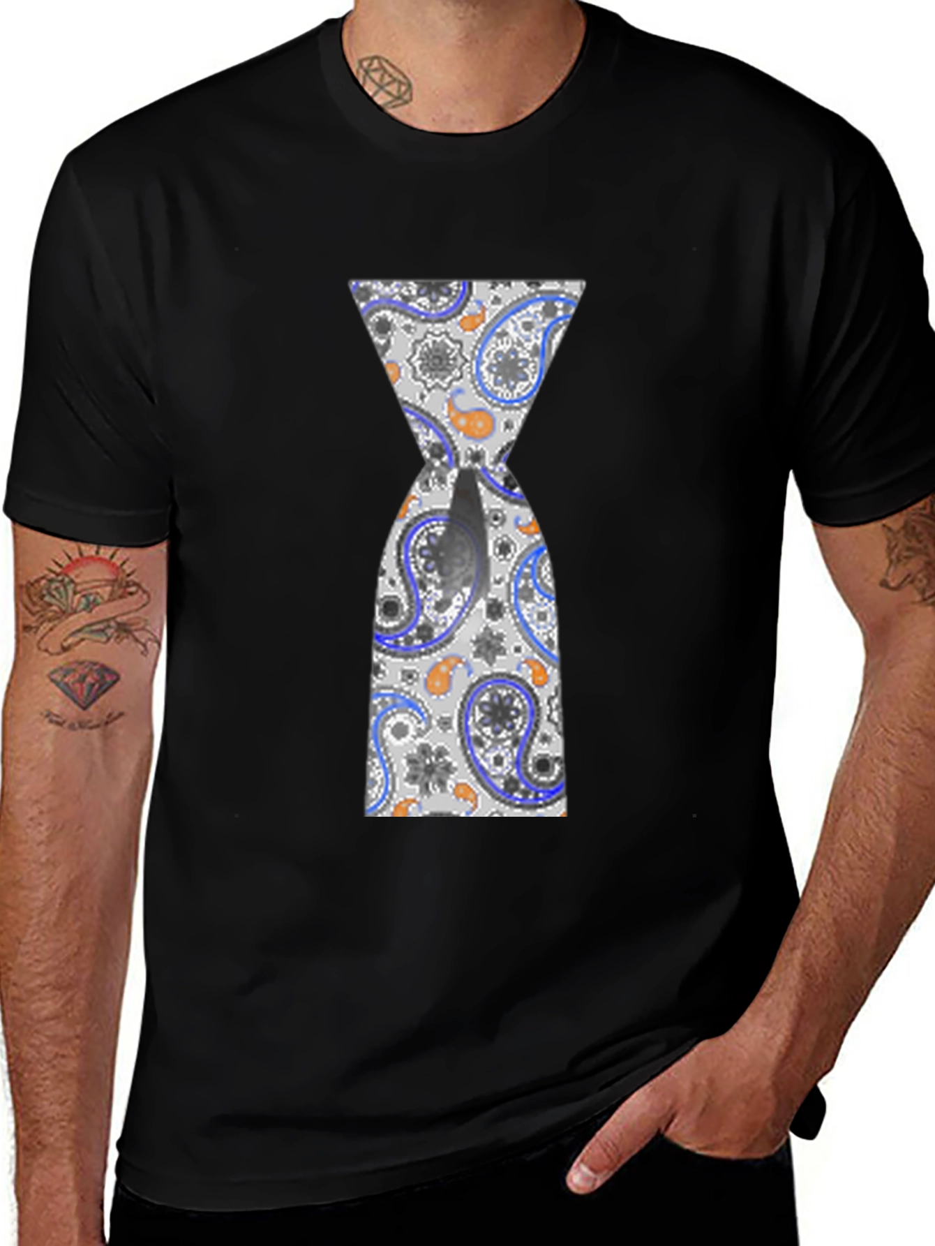 Variant 17 of Hourglass Paisley Graphic Black T-Shirt