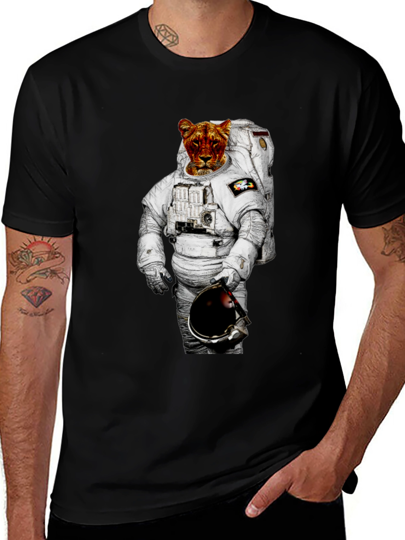 Variant 30 of Lion Astronaut Graphic Black T-Shirt