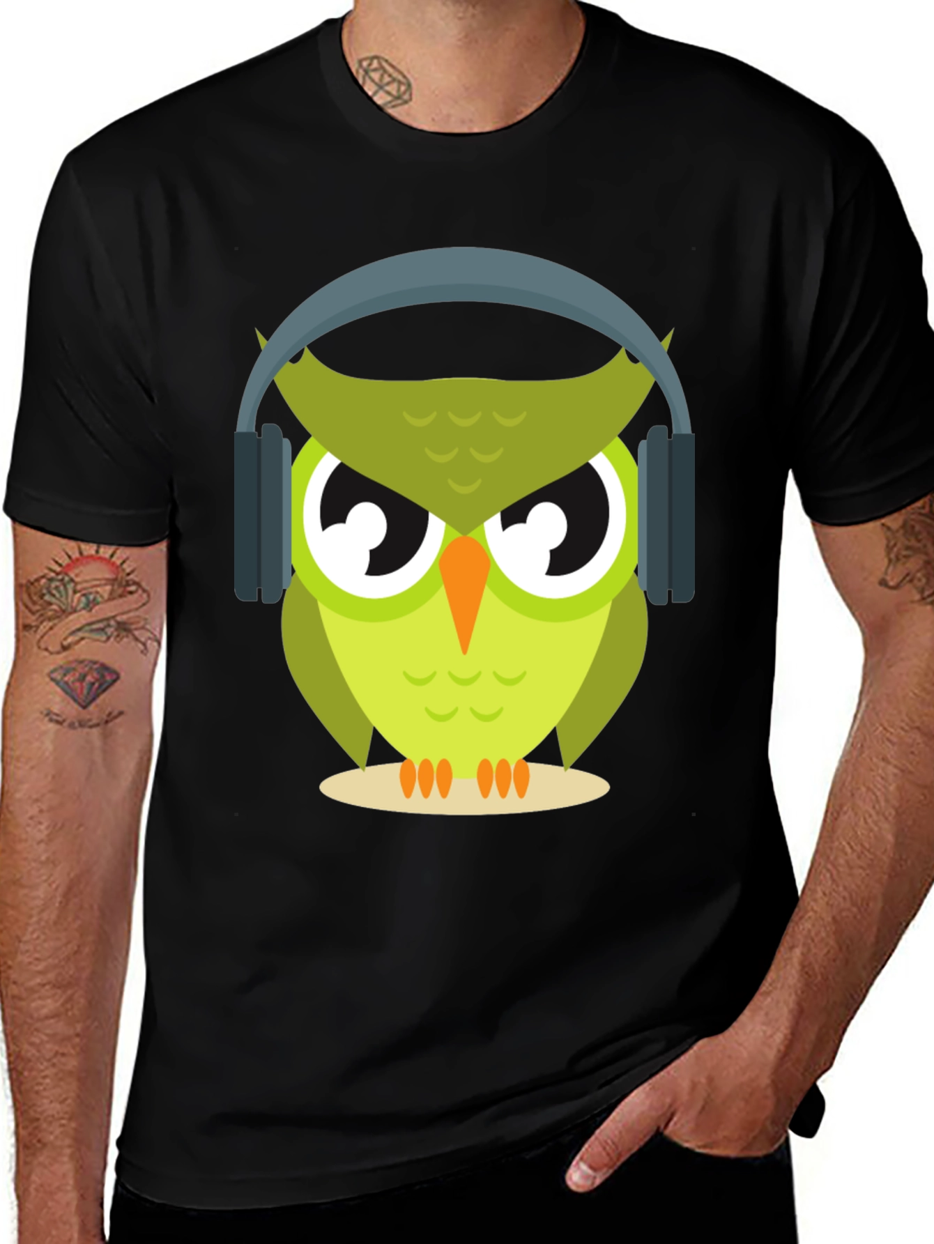 Variant 11 of Owl with Headphones Graphic Tee - Cool & Trendy