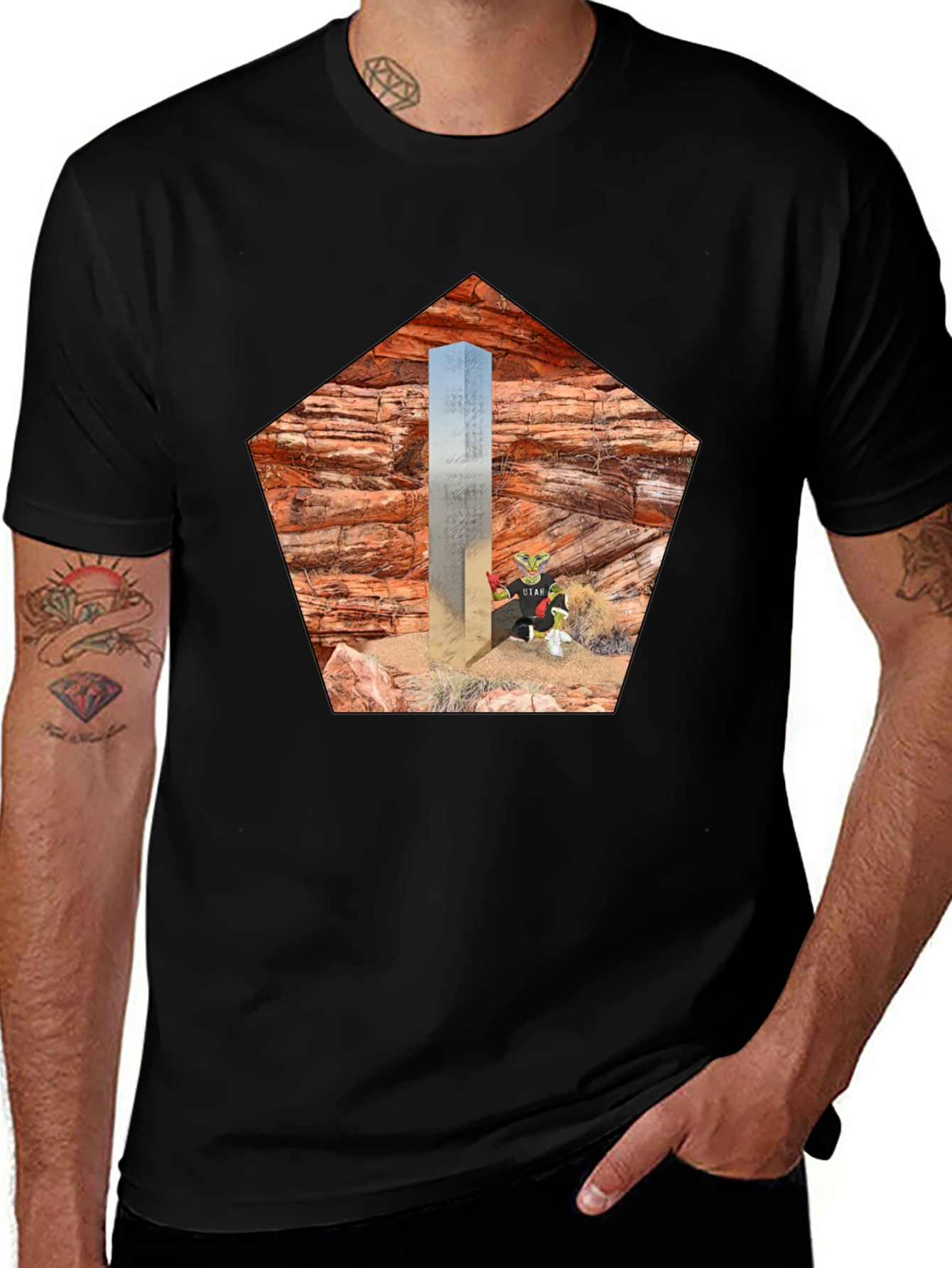 Variant 17 of Monolith Graphic T-Shirt - Sci-Fi Alien Tee