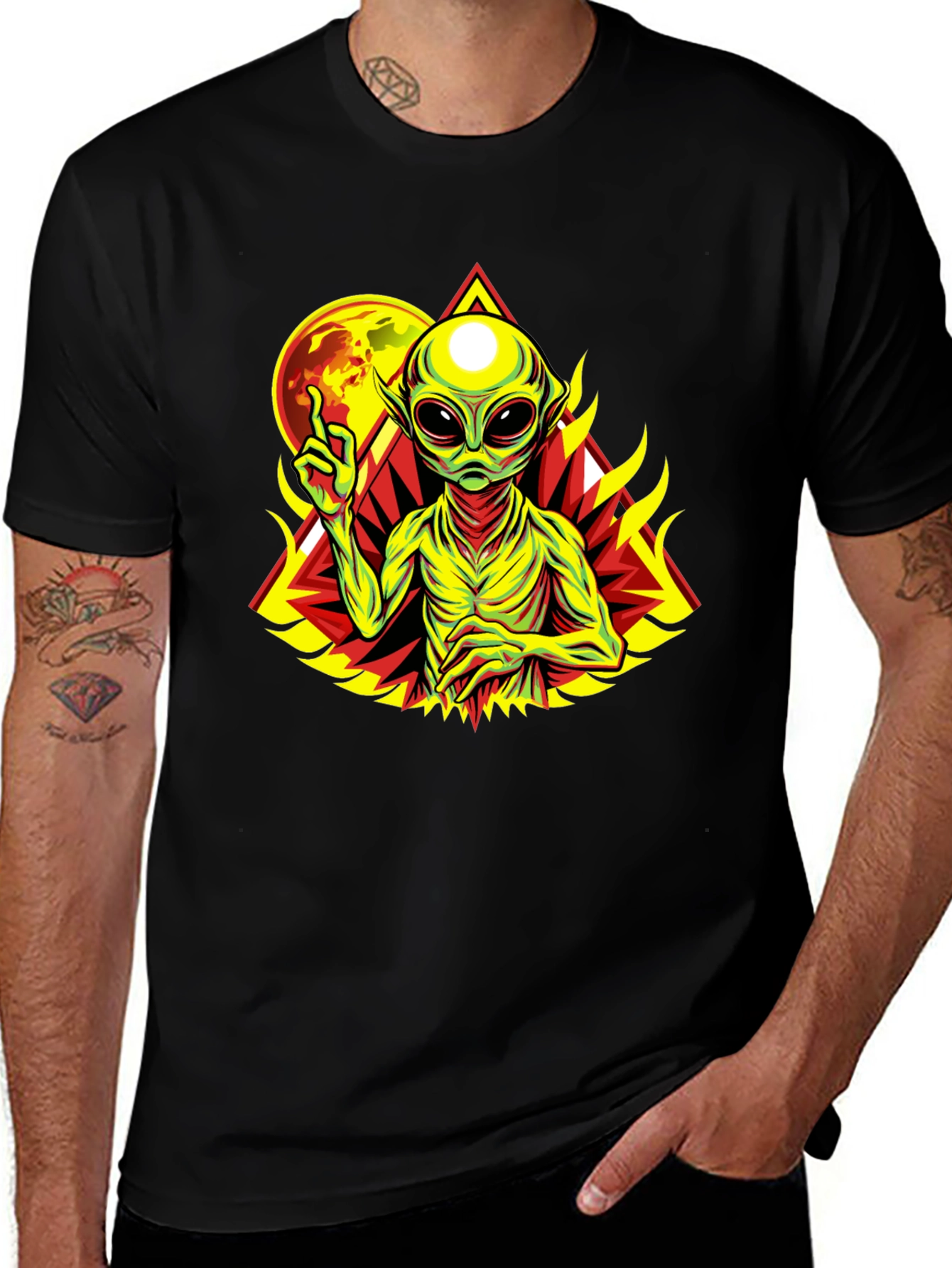 Variant 12 of Alien Graphic Print Black T-Shirt