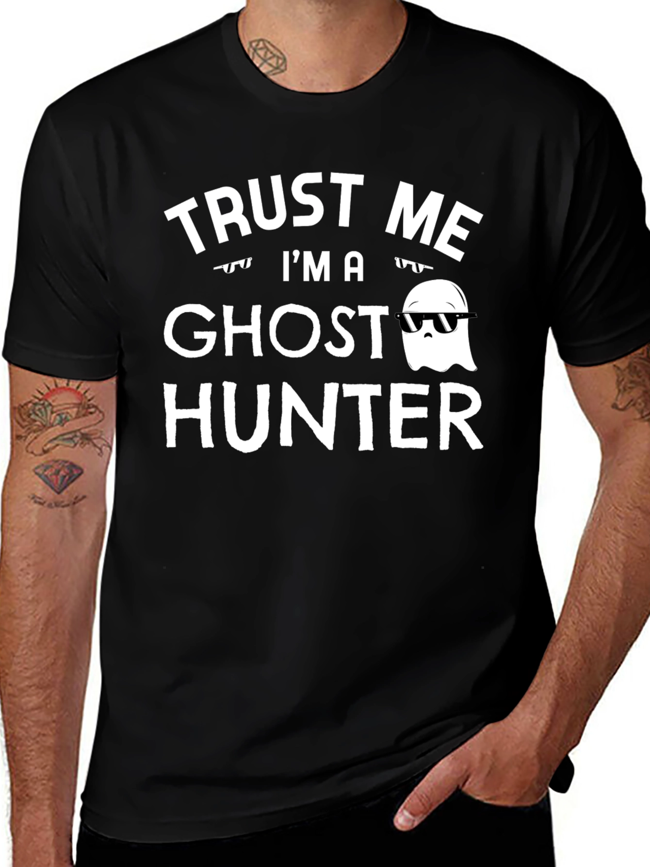 Trust Me I'm A Ghost Hunter - Funny Halloween T-Shirt