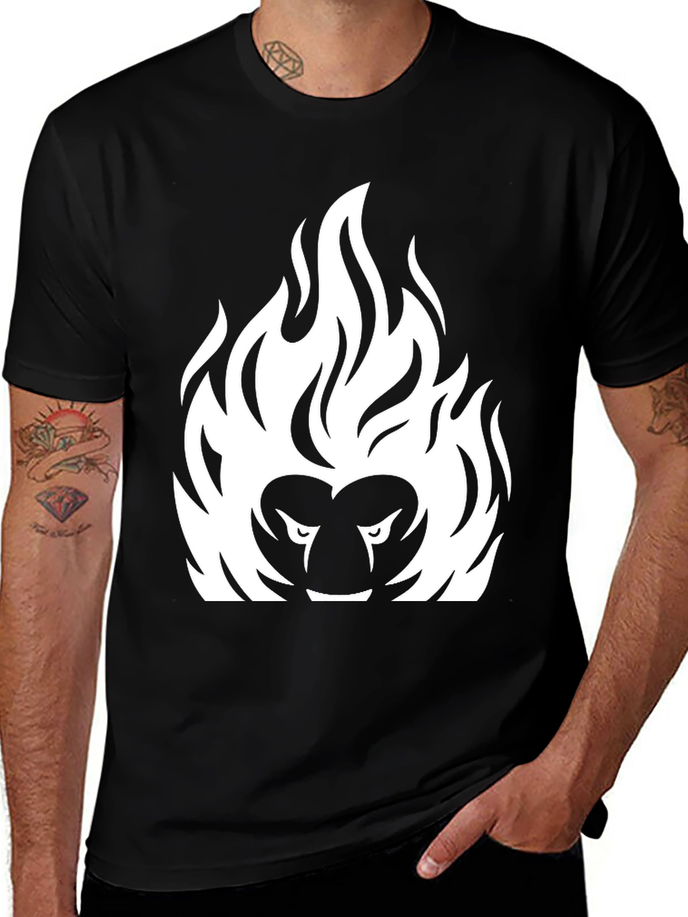Fiery Lion Graphic Tee - Bold Black T-Shirt