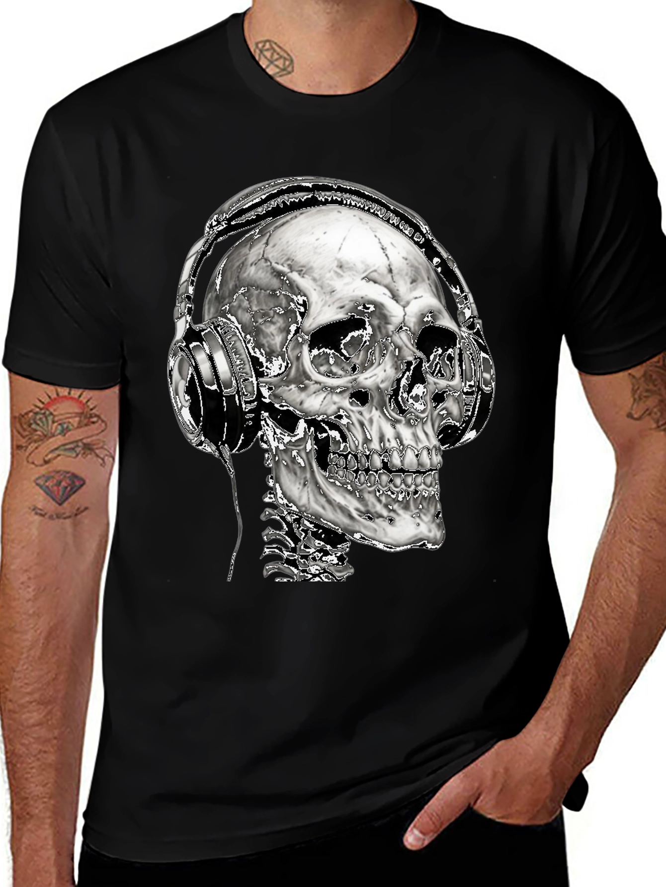 Variant 21 of Skull with Headphones Graphic T-Shirt