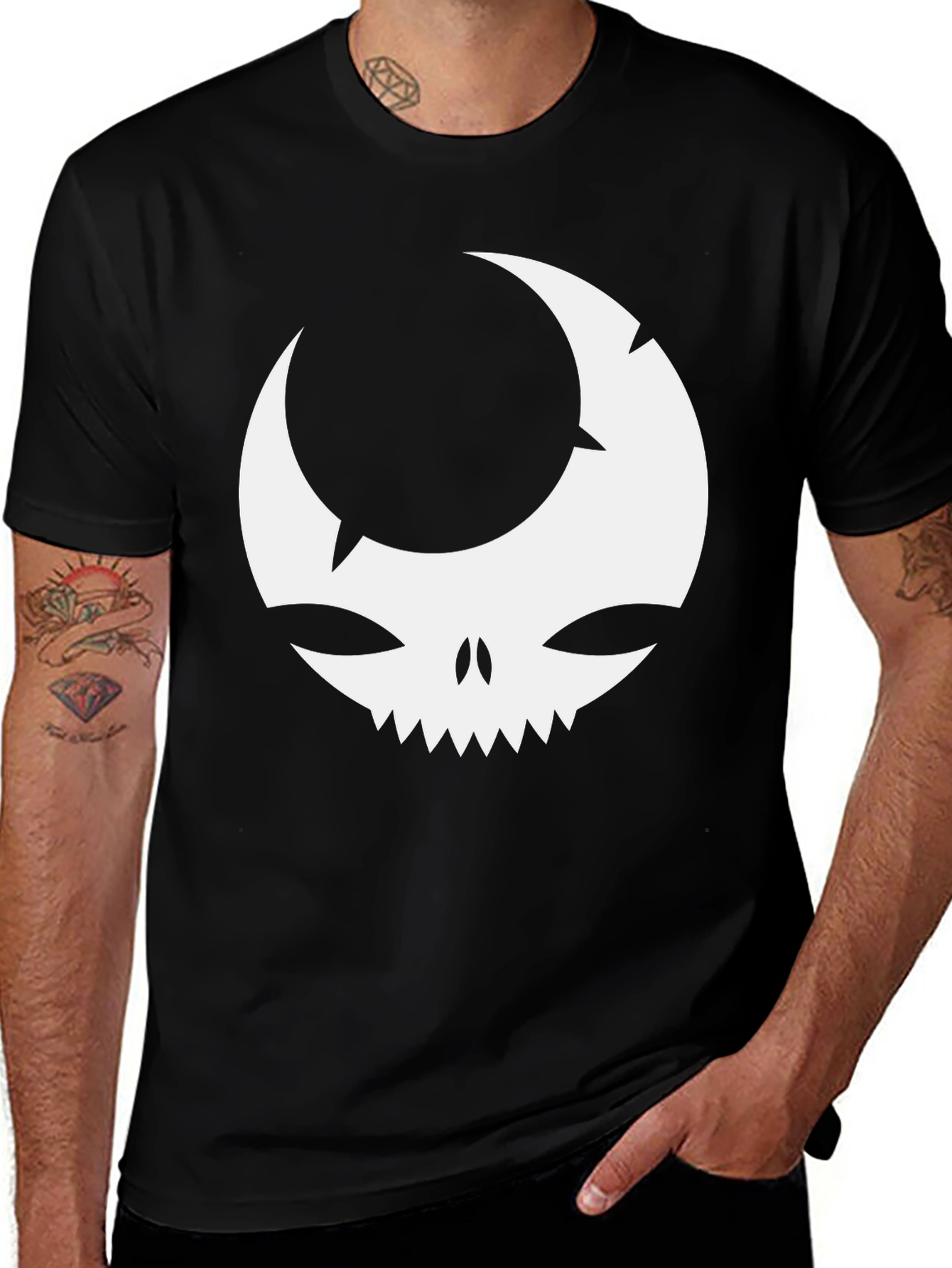 Variant 10 of Moon Skull Graphic Black T-Shirt