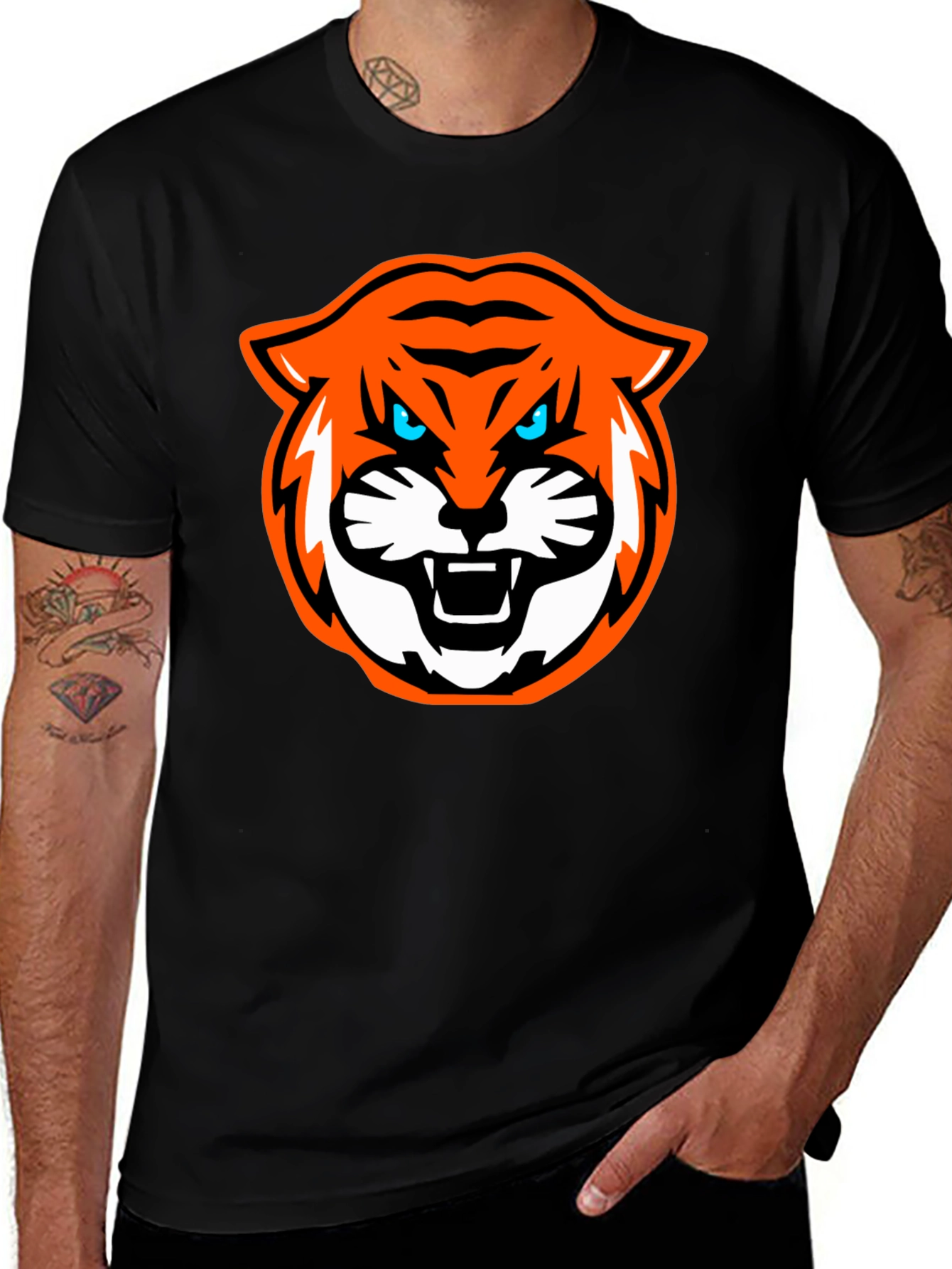 Variant 13 of Tiger Graphic Black T-Shirt