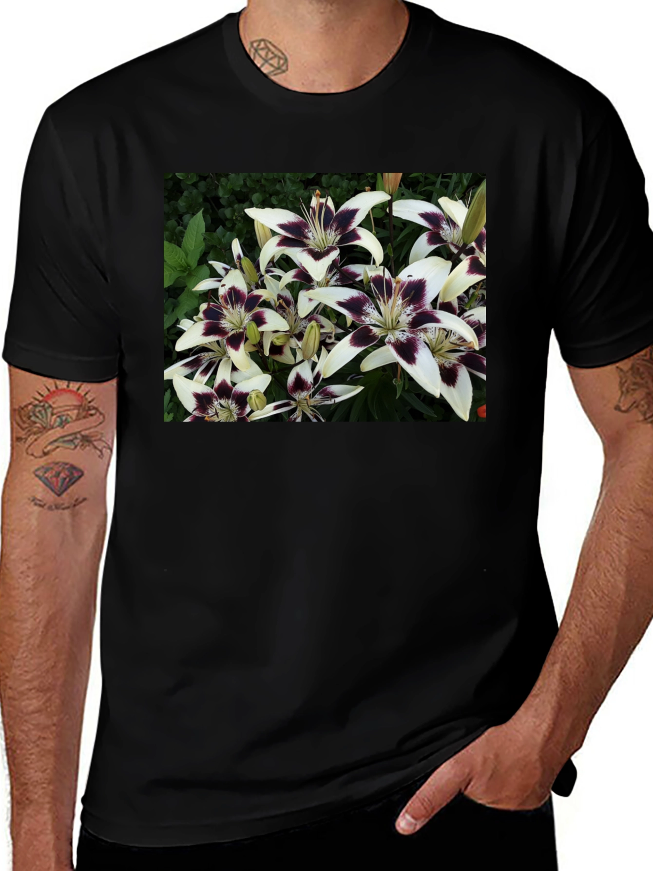 Variant 27 of Floral Lily Print Black T-Shirt